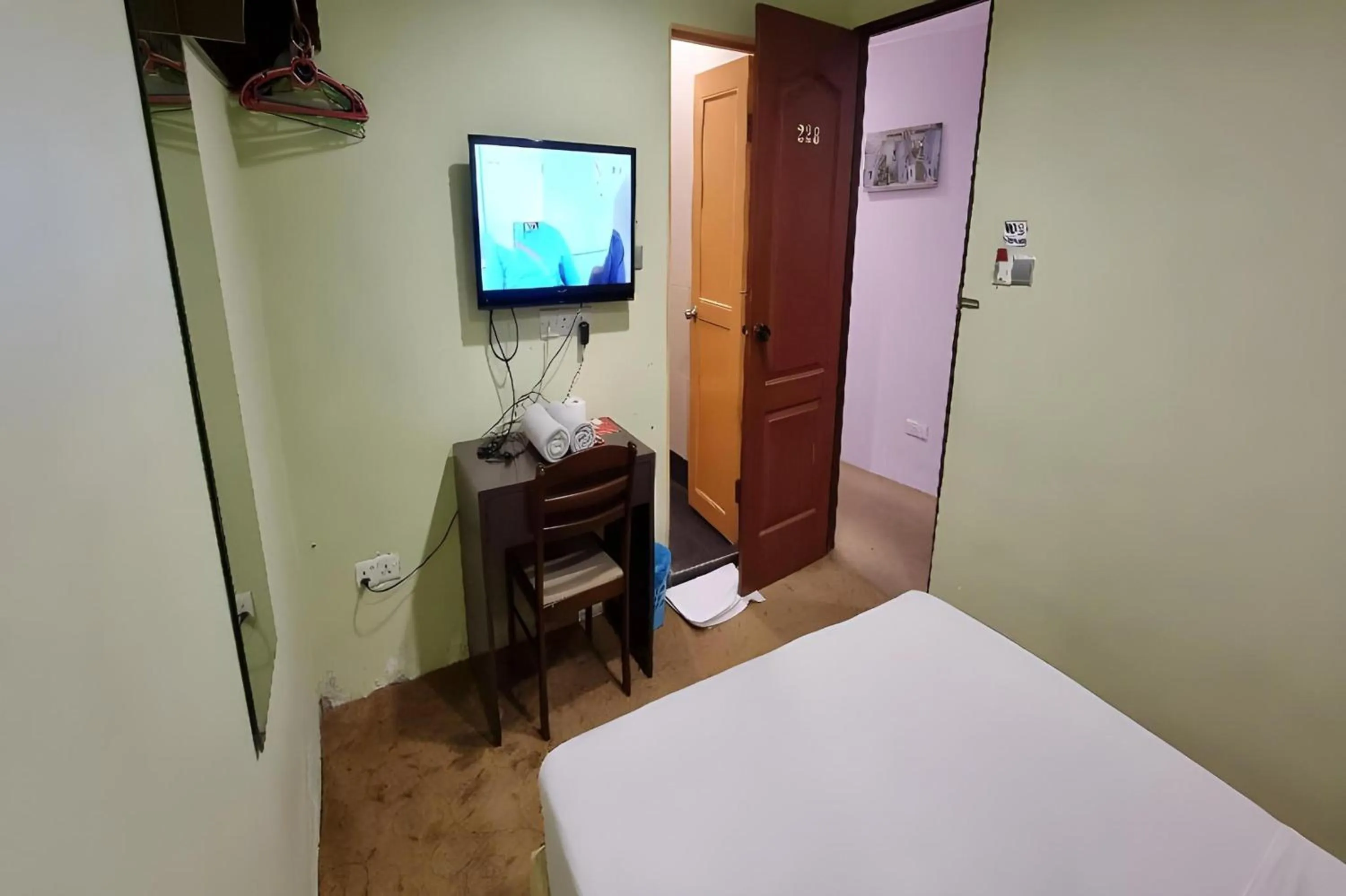 Photo of the whole room, Bed in Amani Hotel