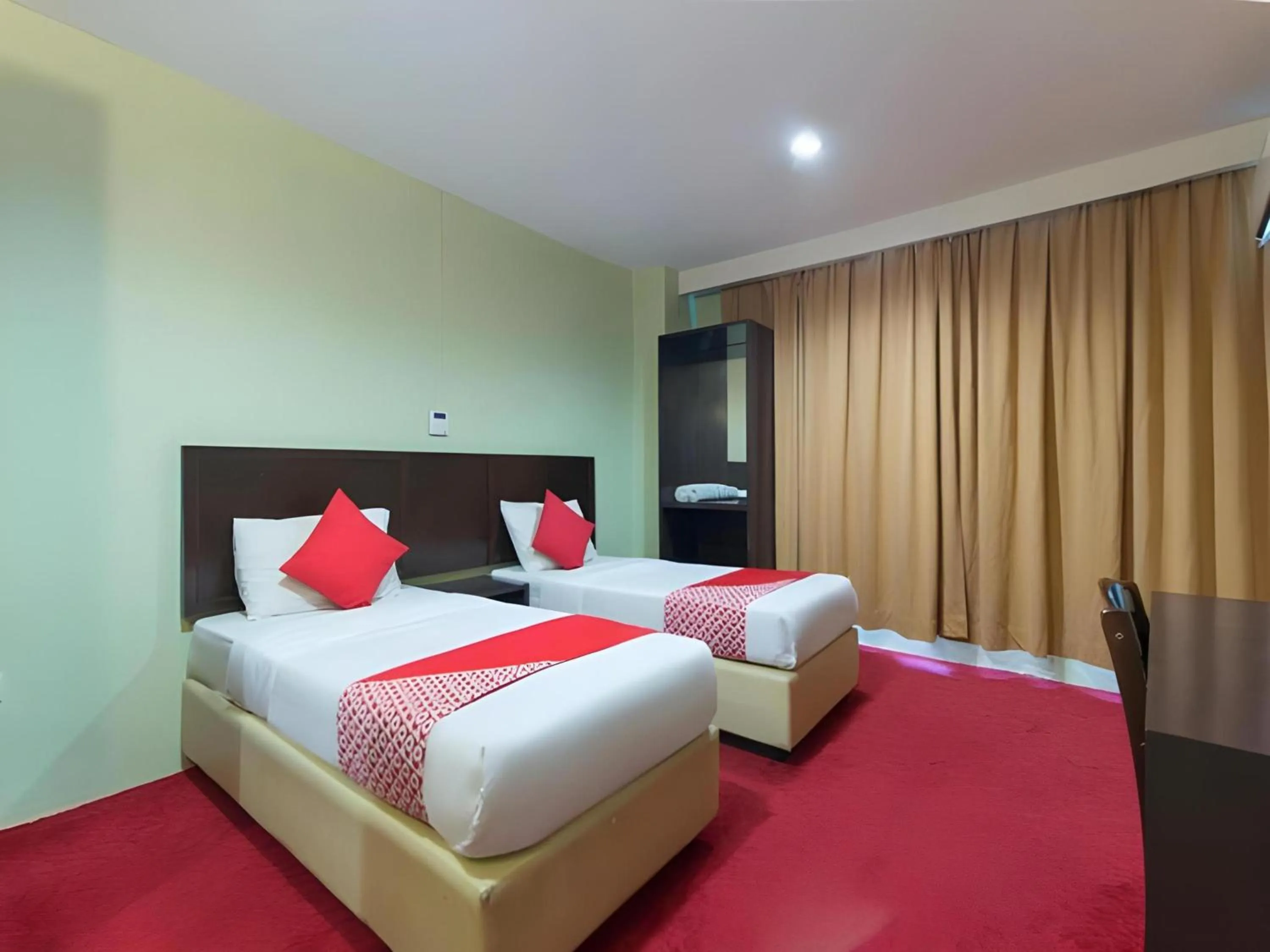 Photo of the whole room, Bed in Amani Hotel