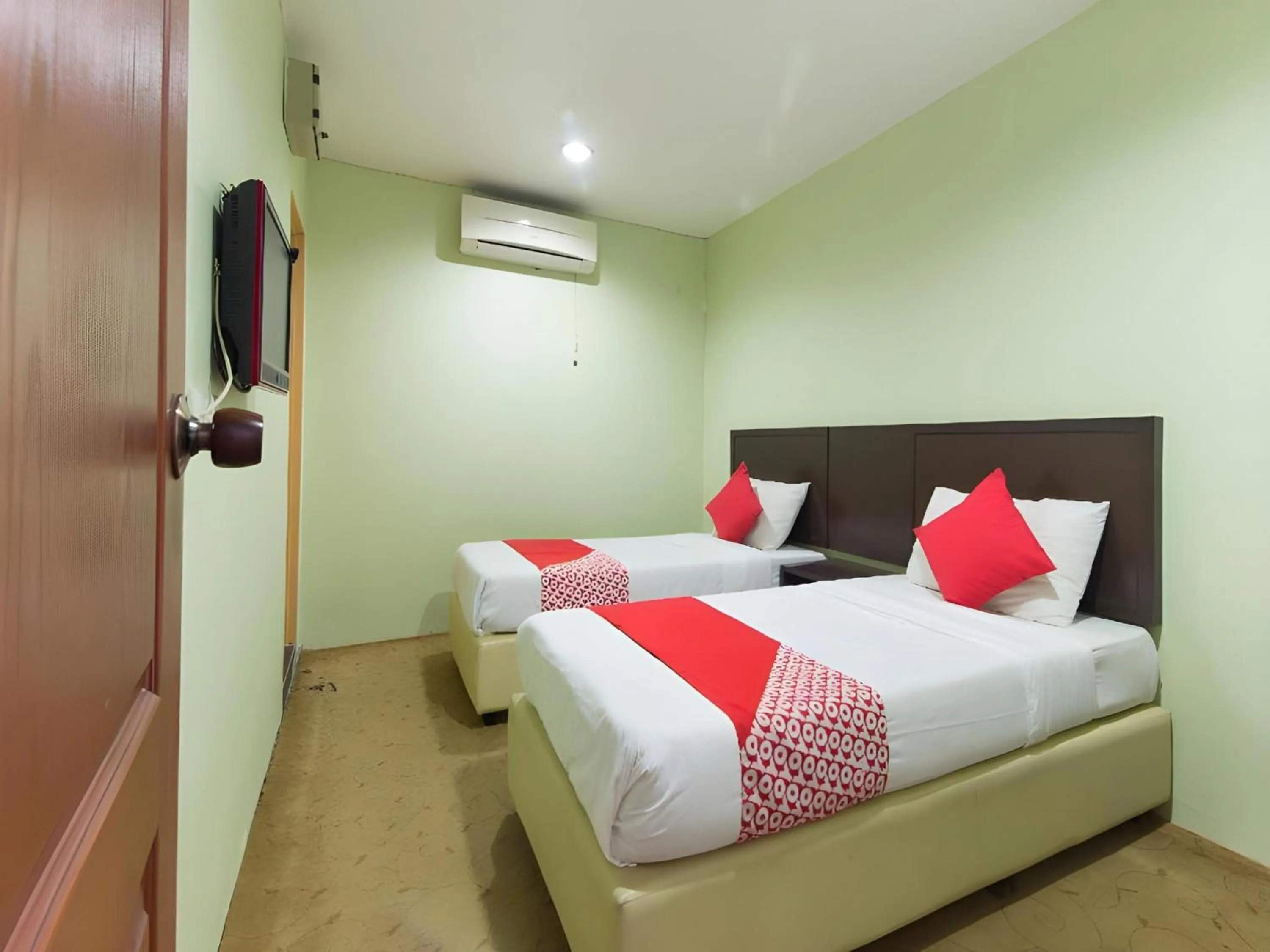 Photo of the whole room, Bed in Amani Hotel