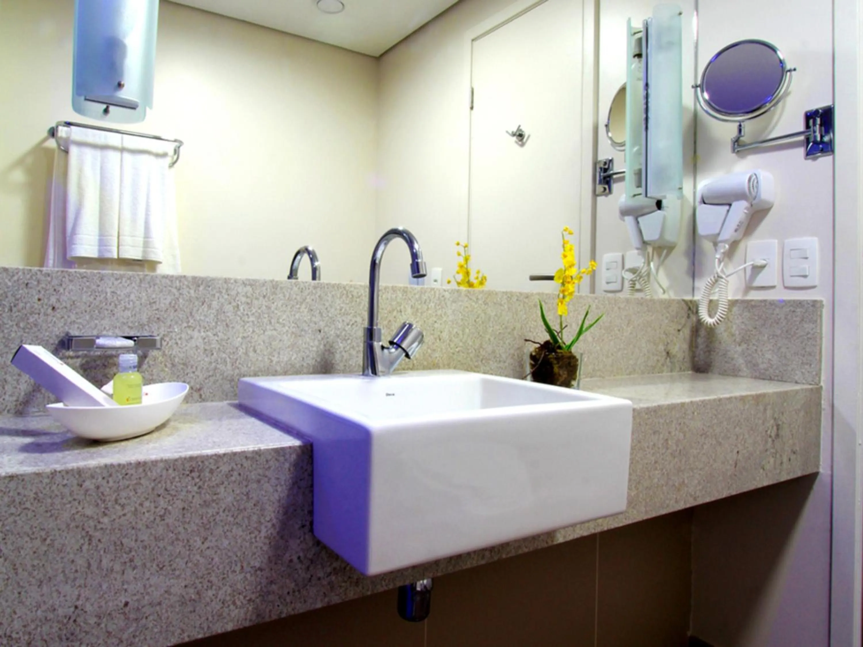 Bathroom in Intercity Salvador