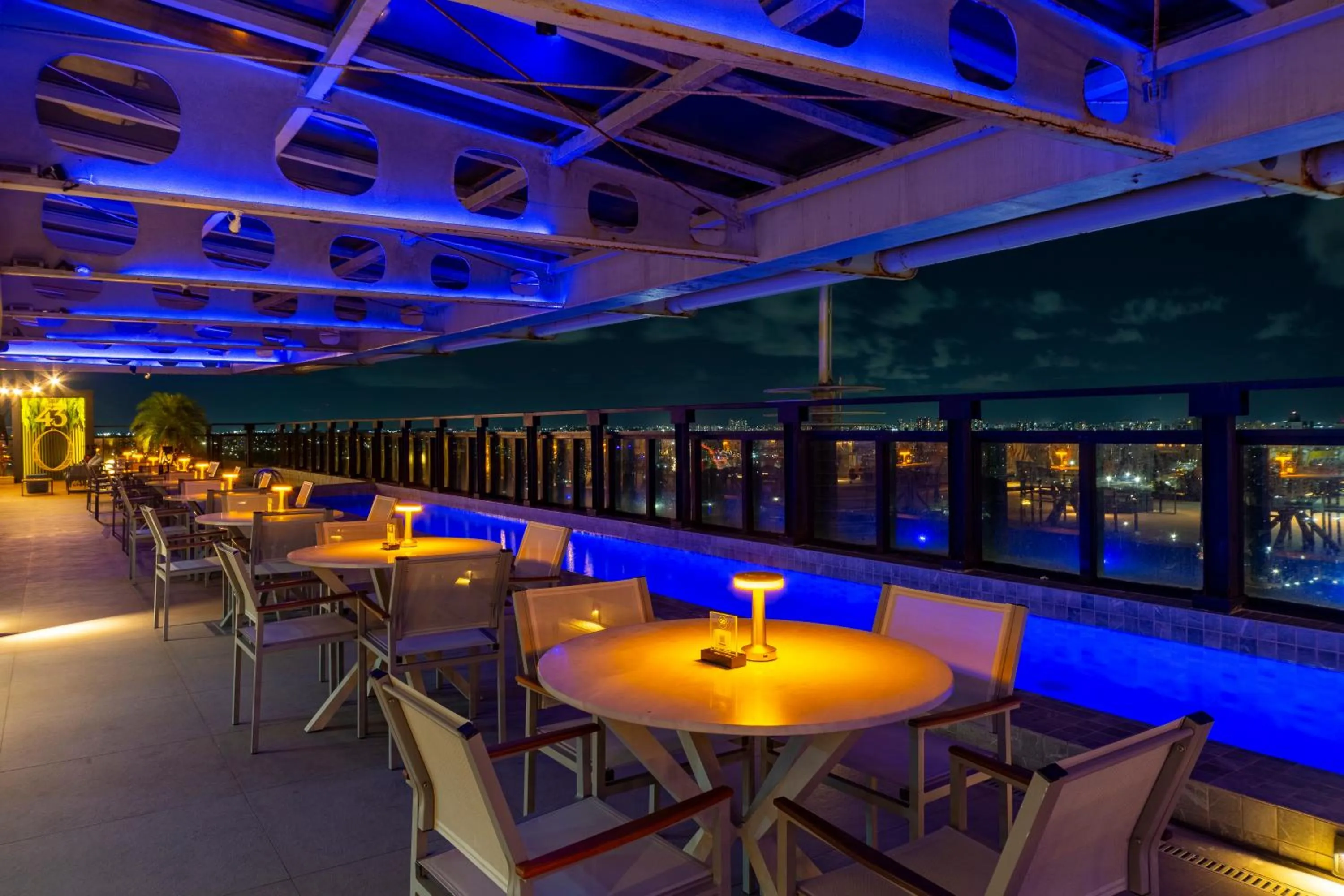 Swimming pool in Intercity Salvador