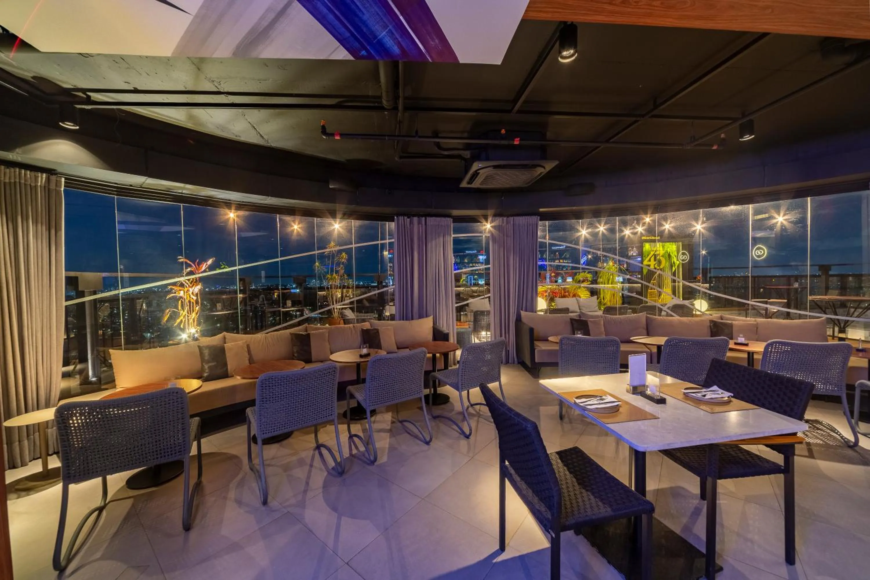 Seating area in Intercity Salvador