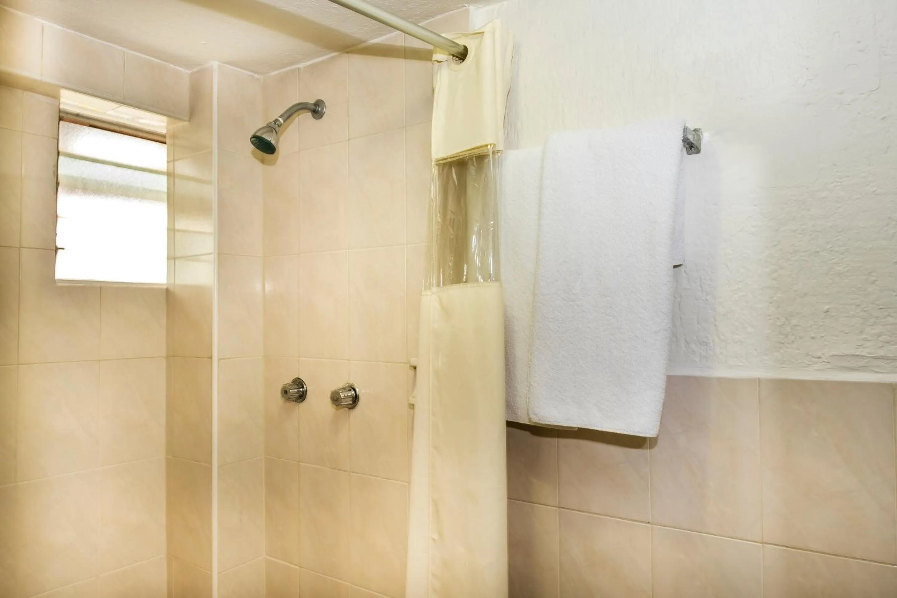 Bathroom in Capital O Hotel Central, Xalapa