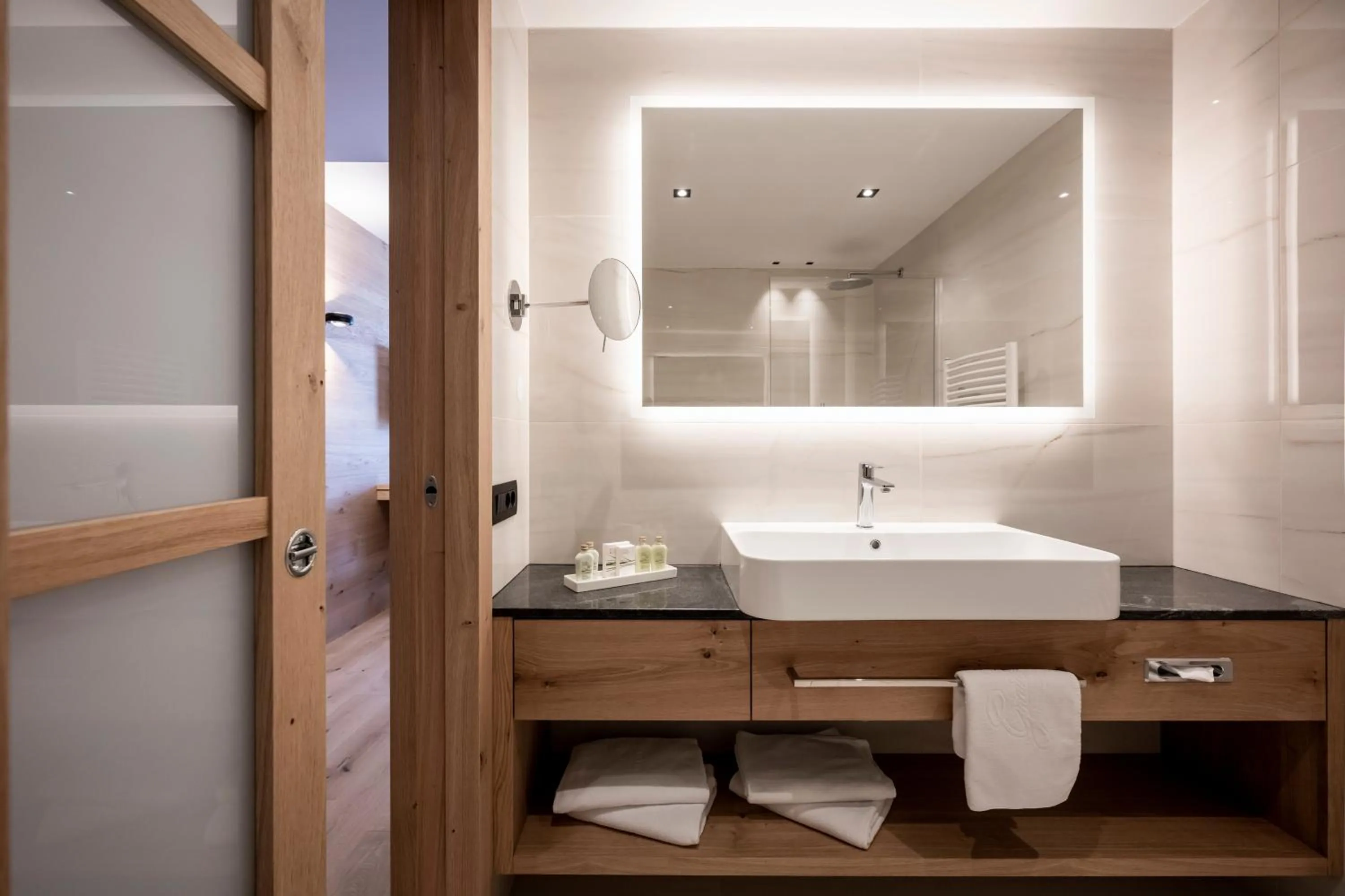 Bathroom in Small & Beautiful Hotel Gnaid