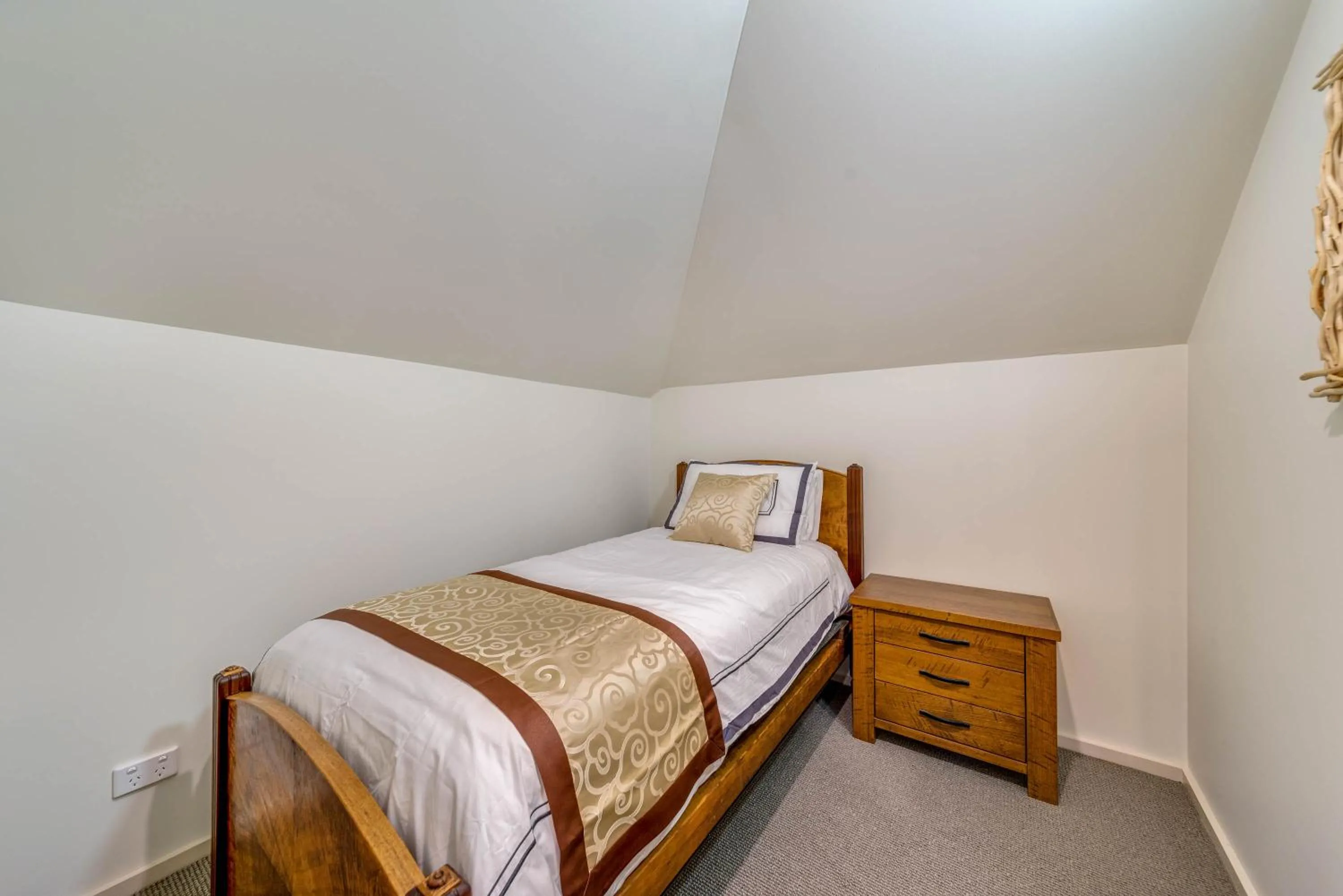 Bed in Marulan Stayz