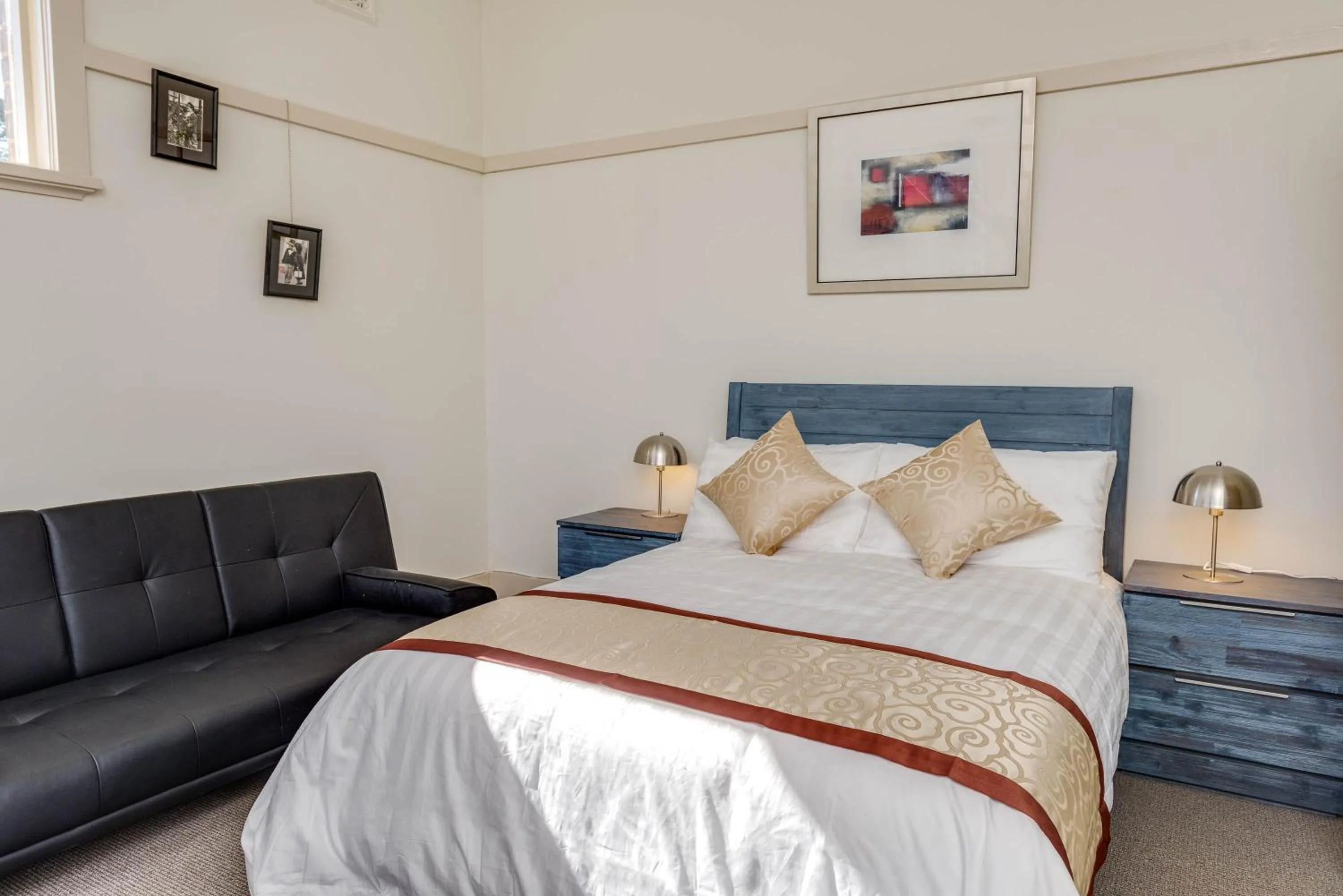 Bed in Marulan Stayz