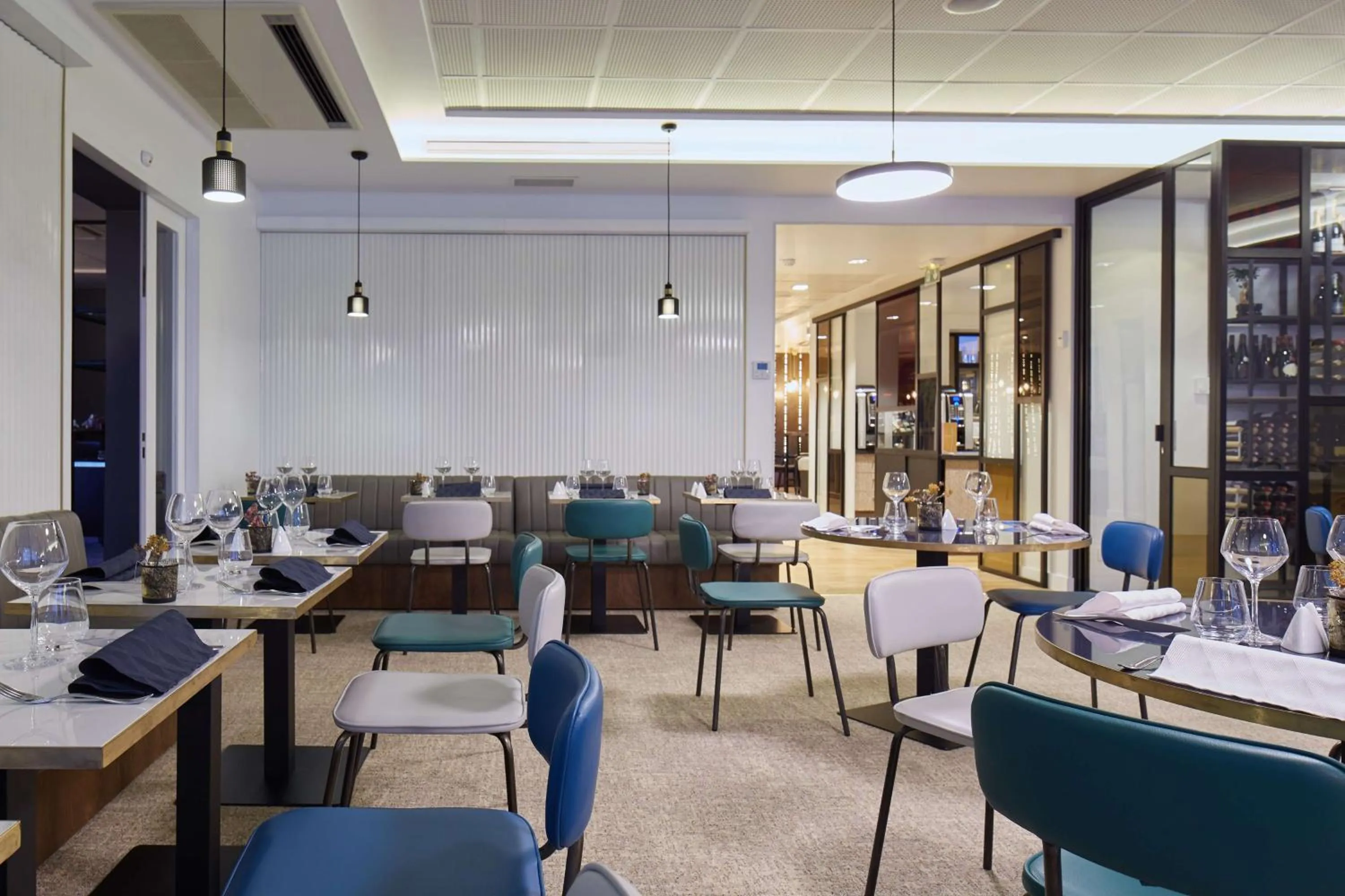 Restaurant/places to eat in Best Western Plus Paris Meudon Ermitage