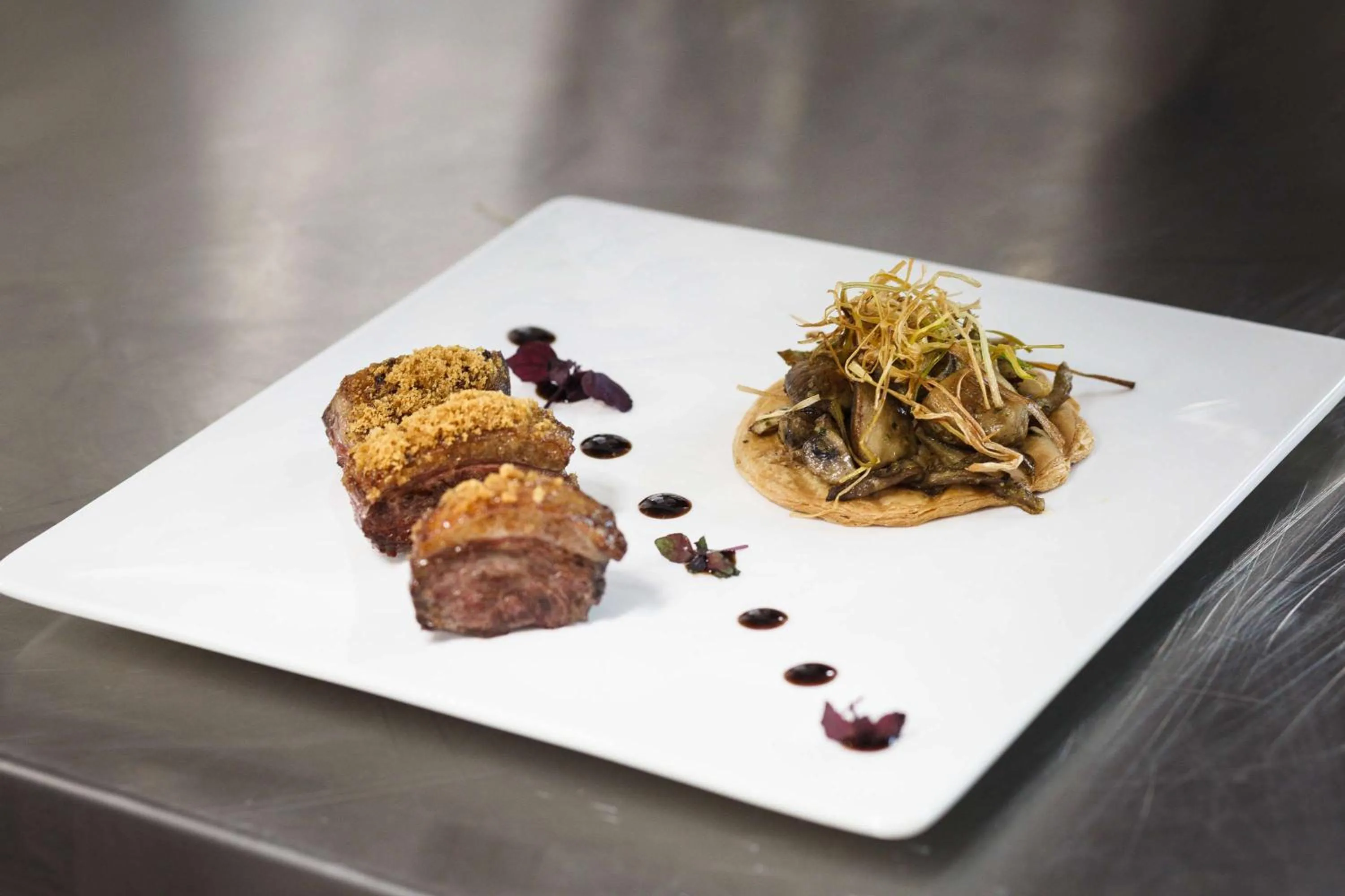 Restaurant/places to eat in Best Western Plus Paris Meudon Ermitage