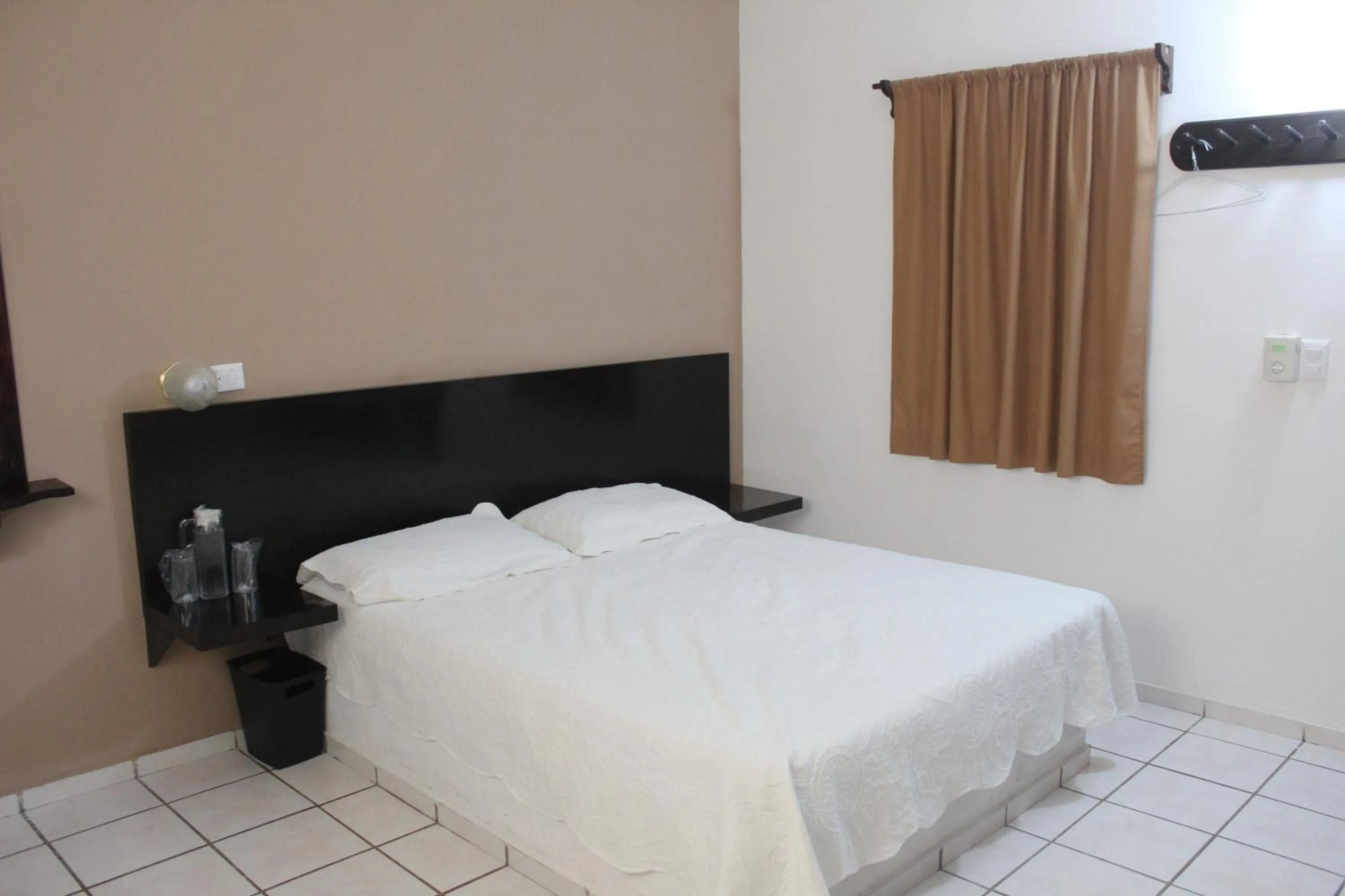 Photo of the whole room, Bed in Hotel Moreno