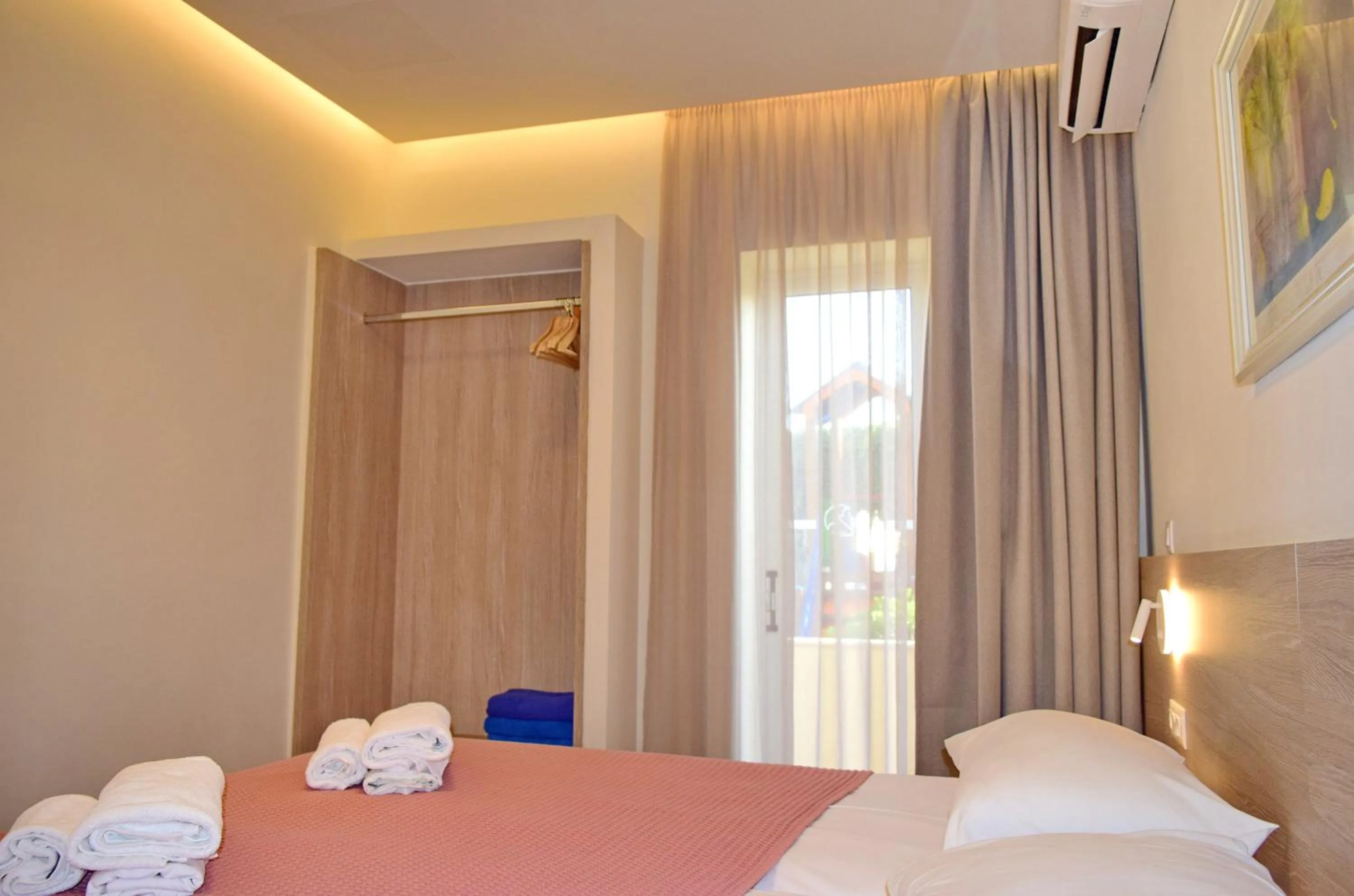 Bedroom, Bed in Melina Beach