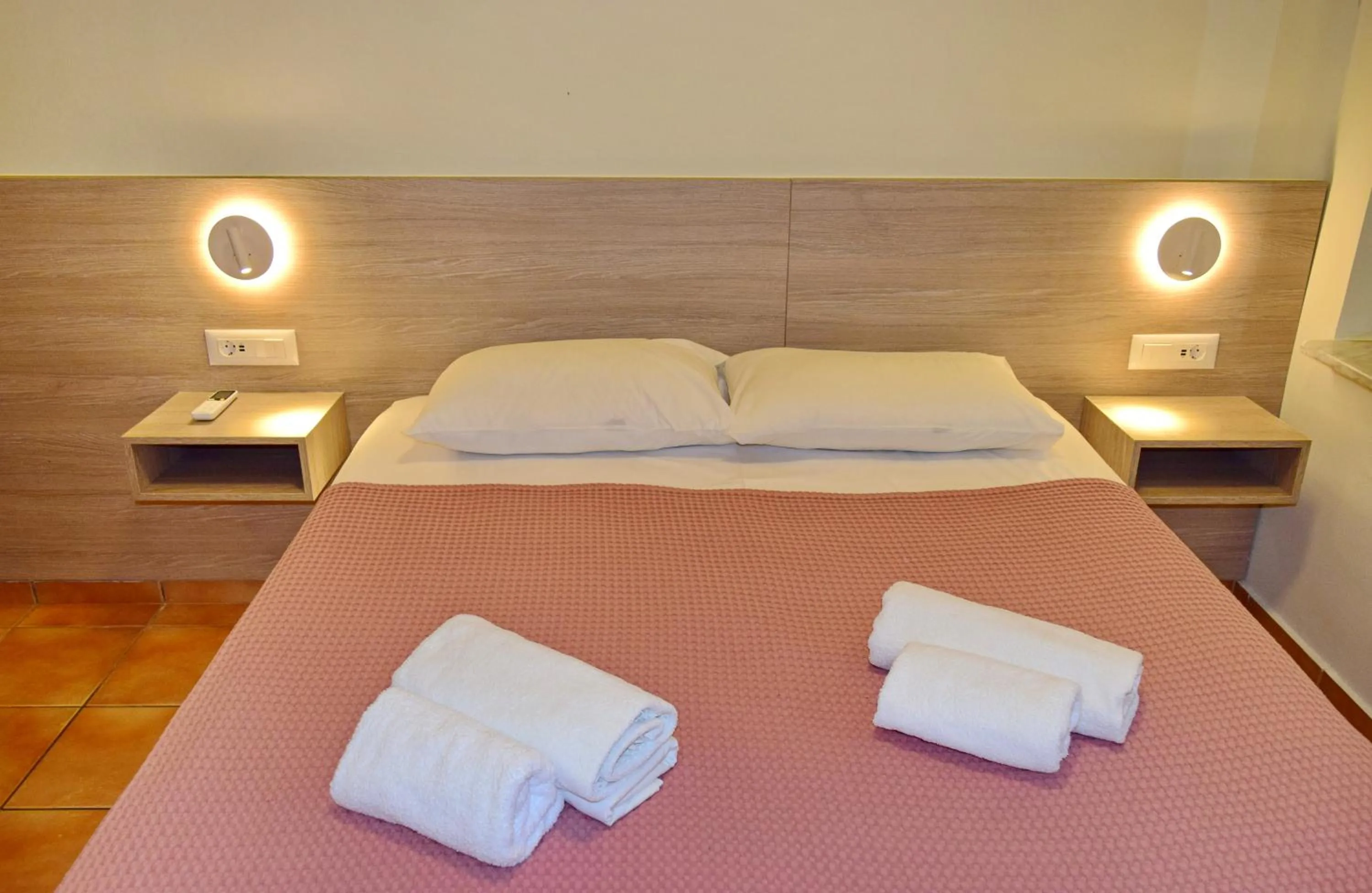 Bedroom, Bed in Melina Beach