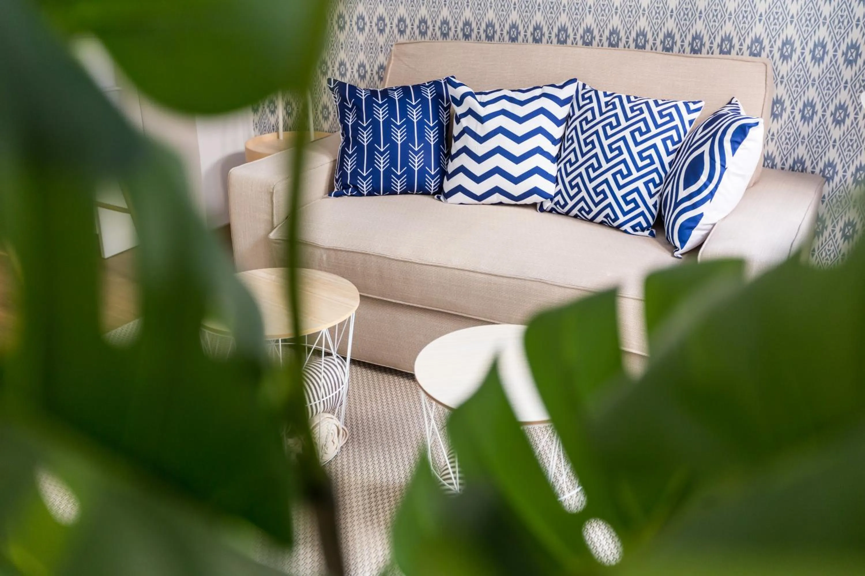 Seating area in Horoko Apartments by gaiarooms