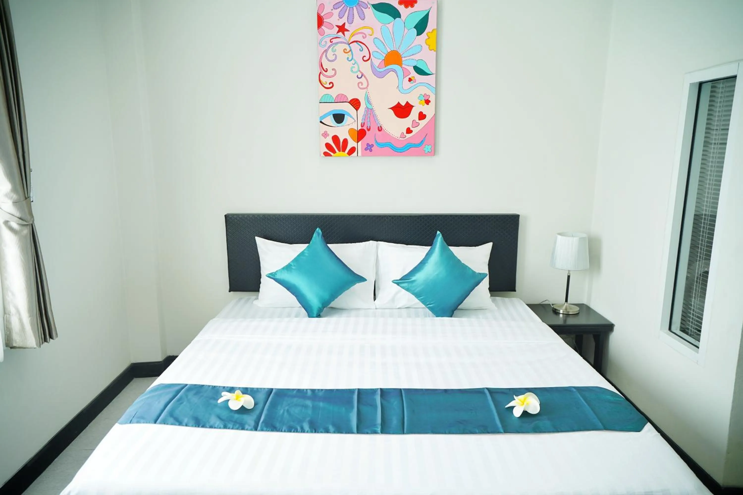 Photo of the whole room, Bed in Sabai Place Donmueang Airport