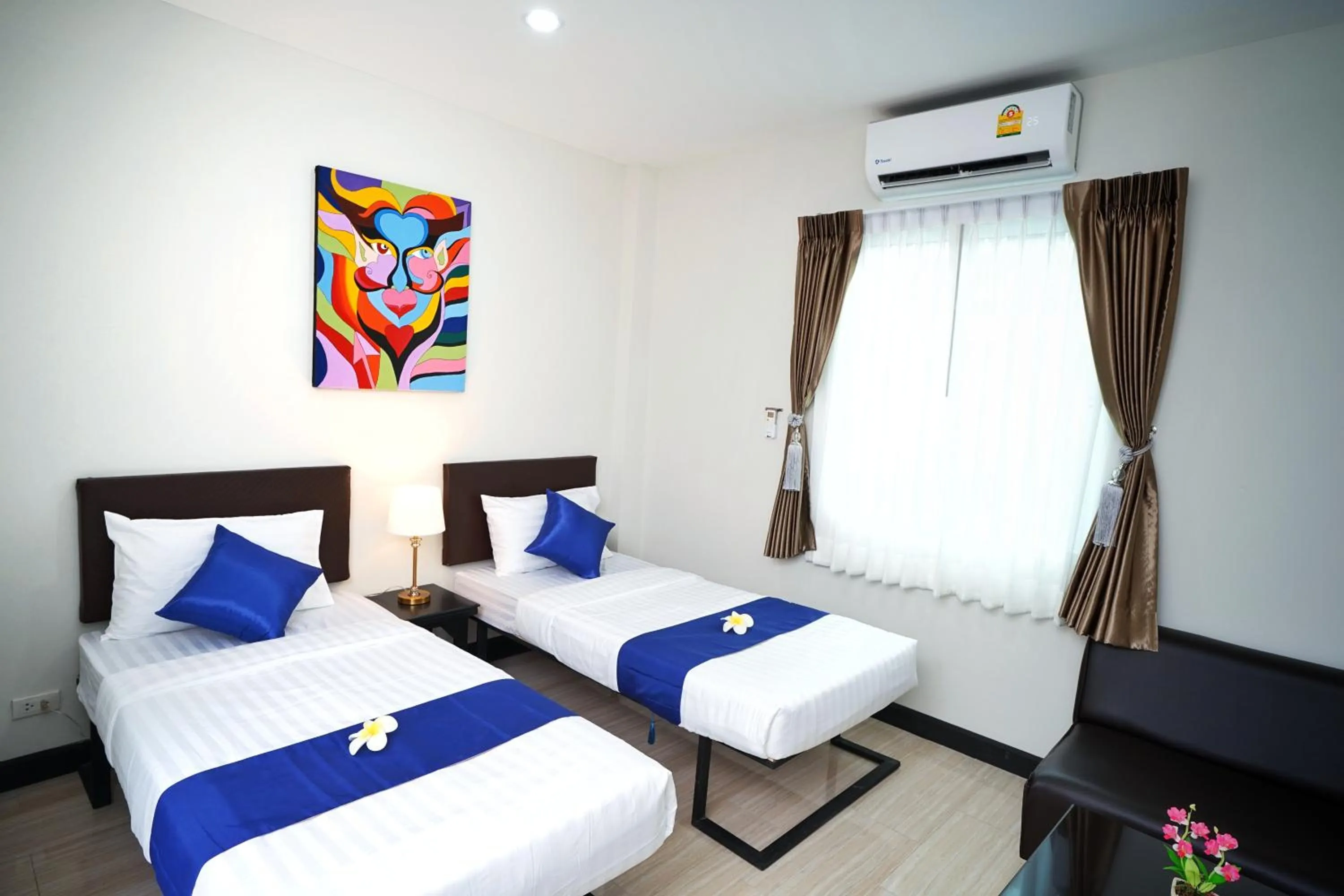 Photo of the whole room, Bed in Sabai Place Donmueang Airport