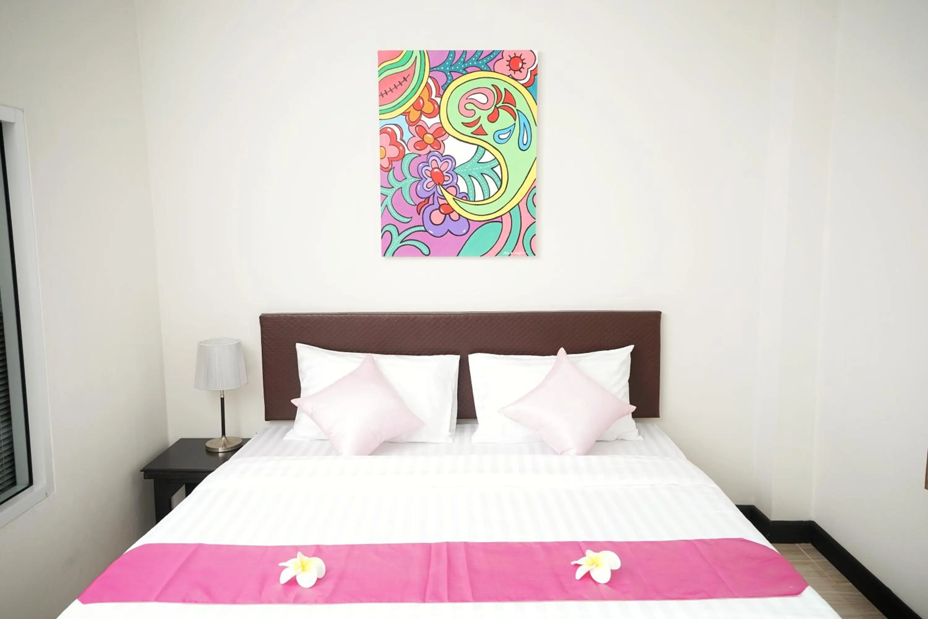 Photo of the whole room, Bed in Sabai Place Donmueang Airport