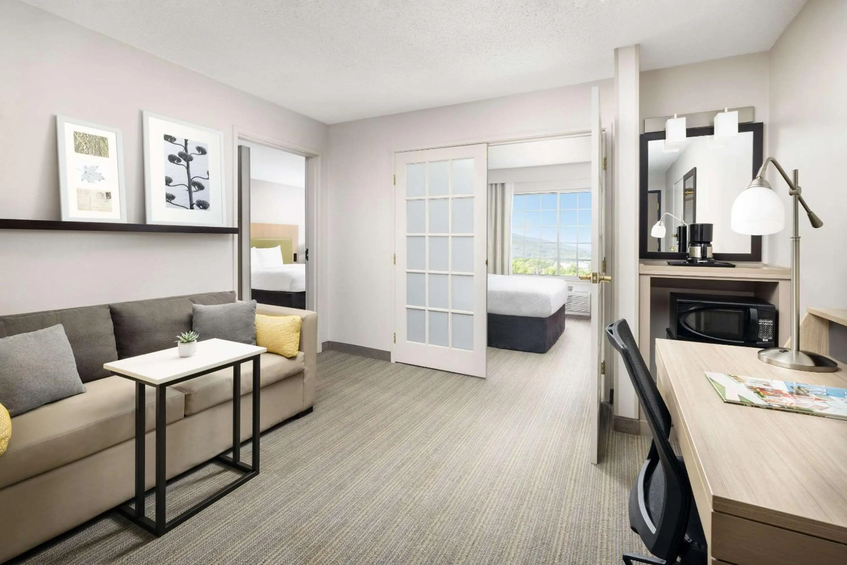 Bedroom in Country Inn & Suites by Radisson, Big Flats (Elmira), NY