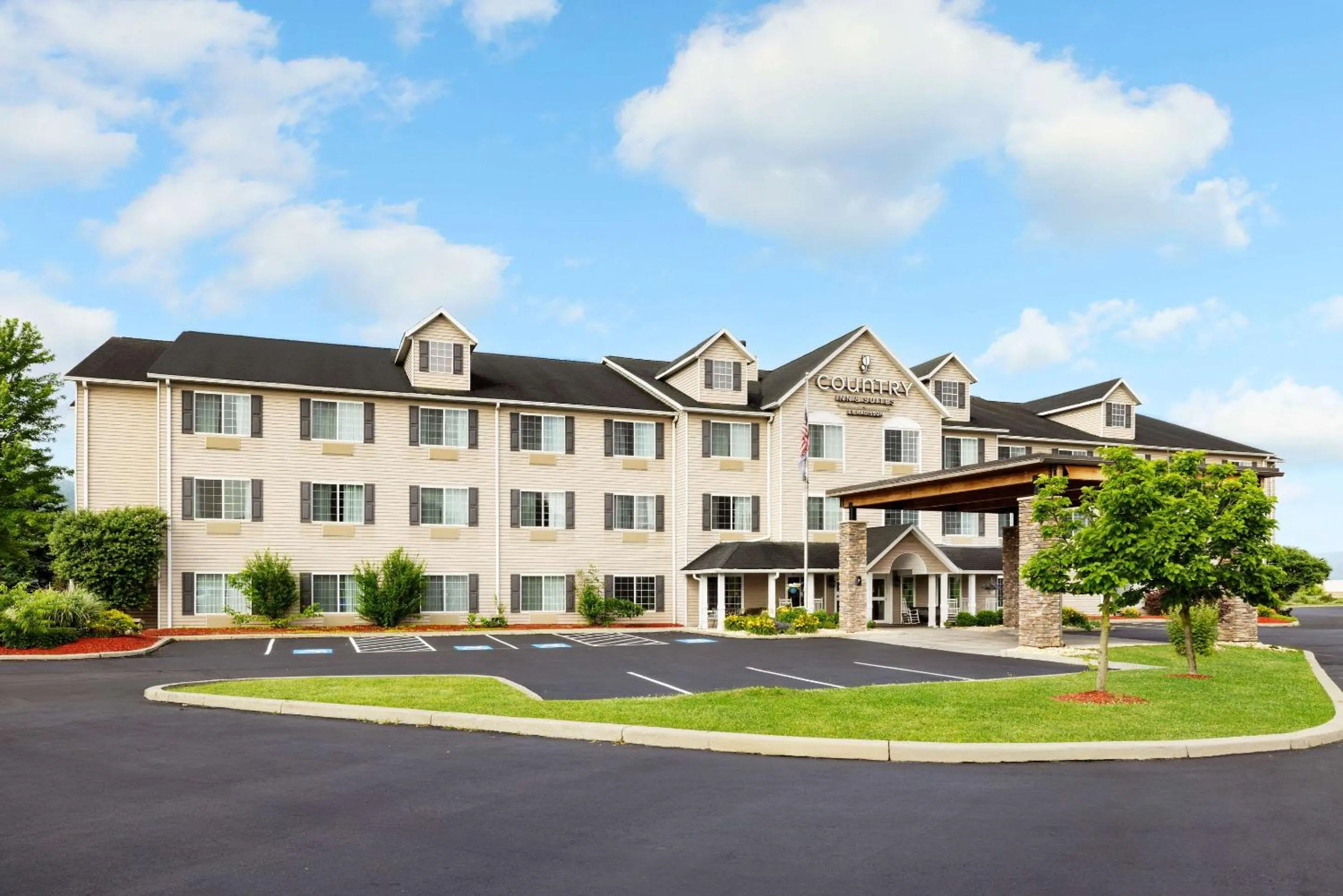 Property building in Country Inn & Suites by Radisson, Big Flats (Elmira), NY