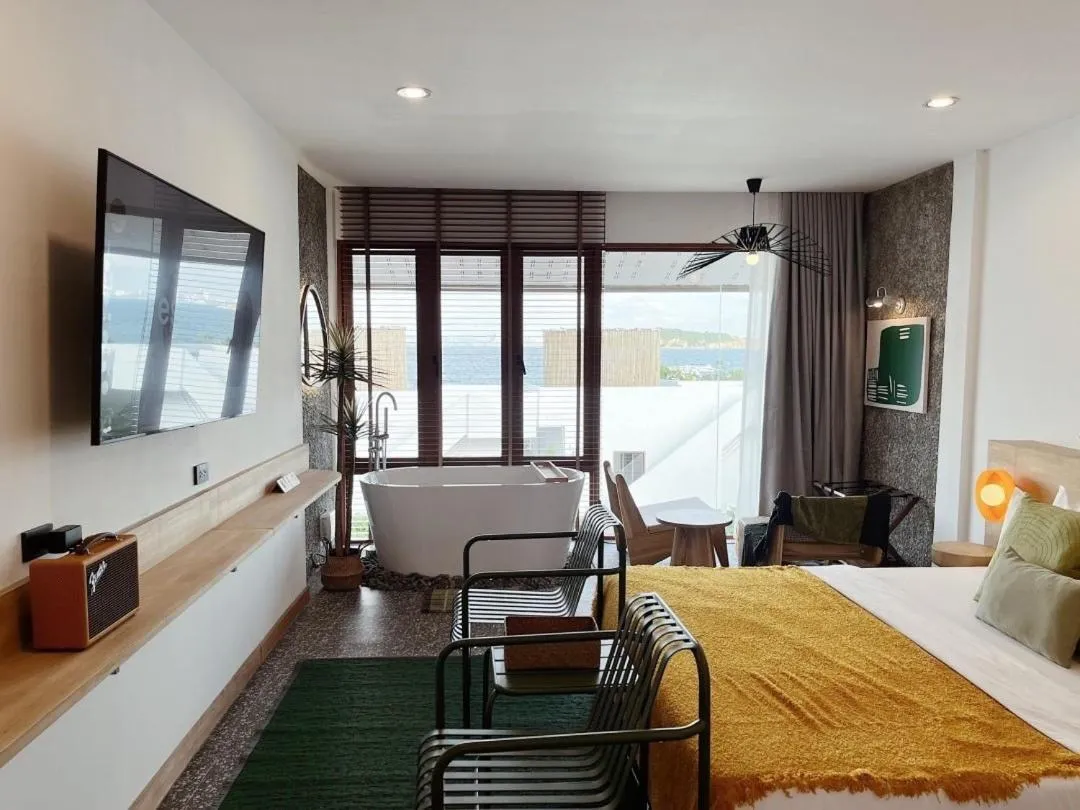 Bedroom, Bed in Rimtalay Resort Koh Larn