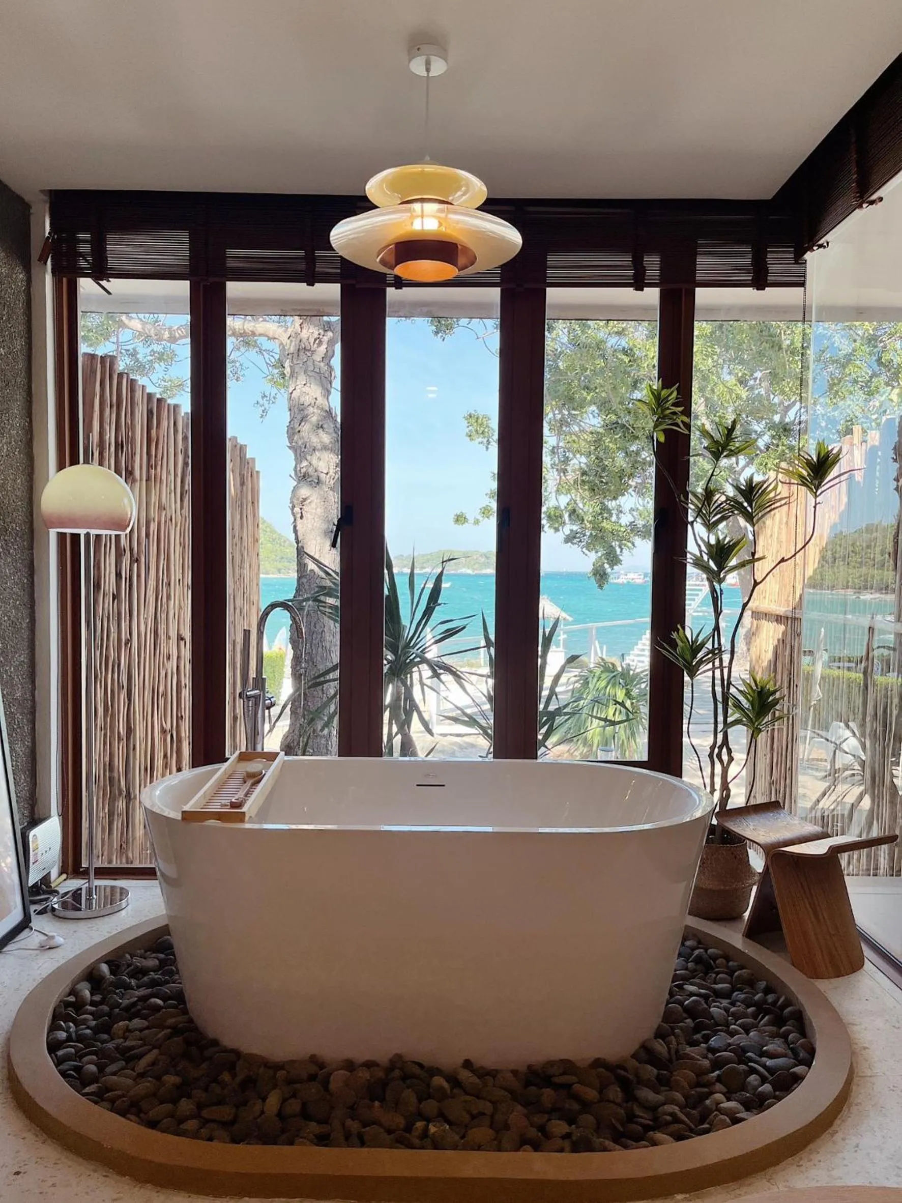 Bath in Rimtalay Resort Koh Larn