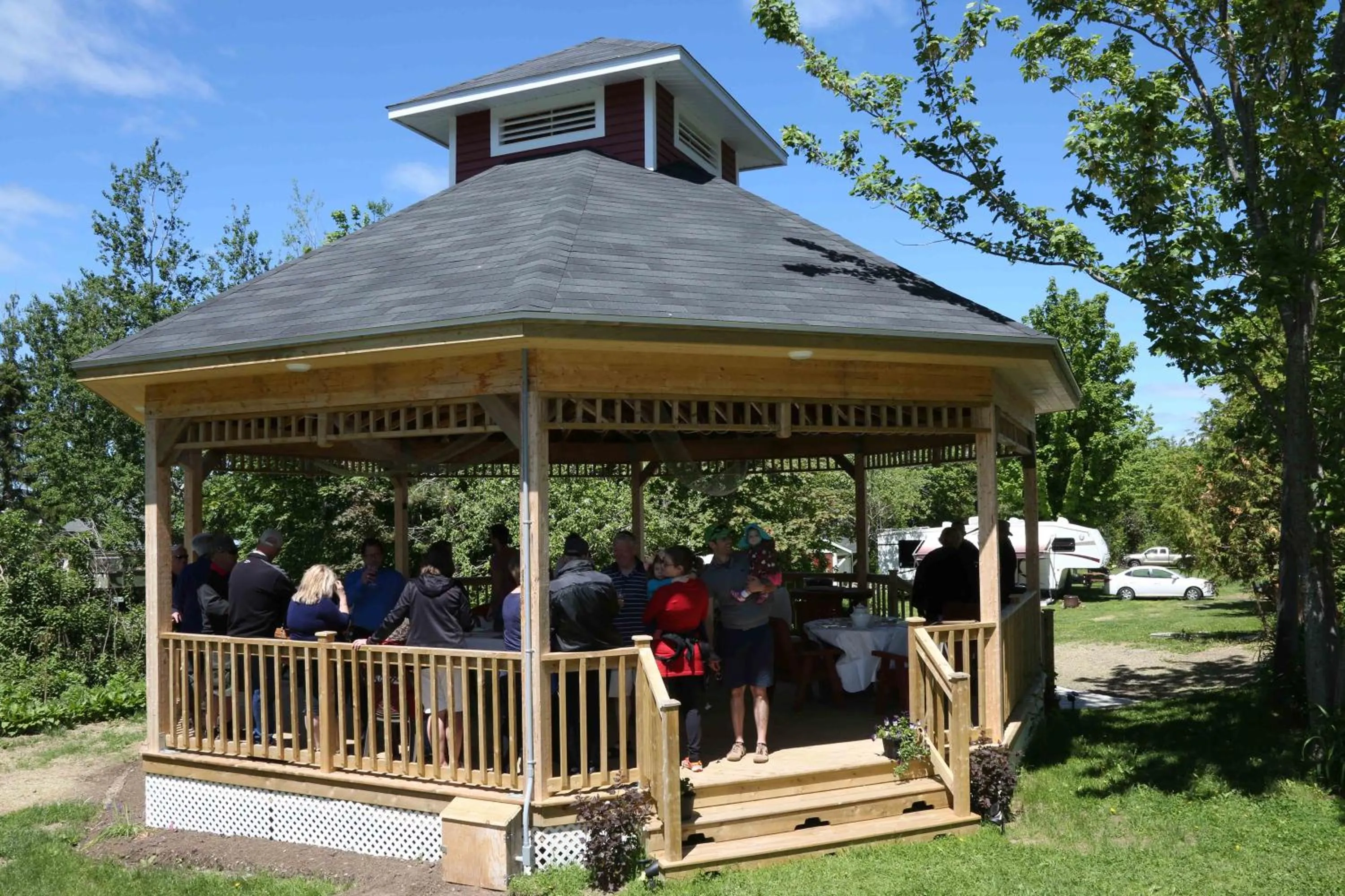 Patio in Complexe d'hébergement la Maison touristique Dugas