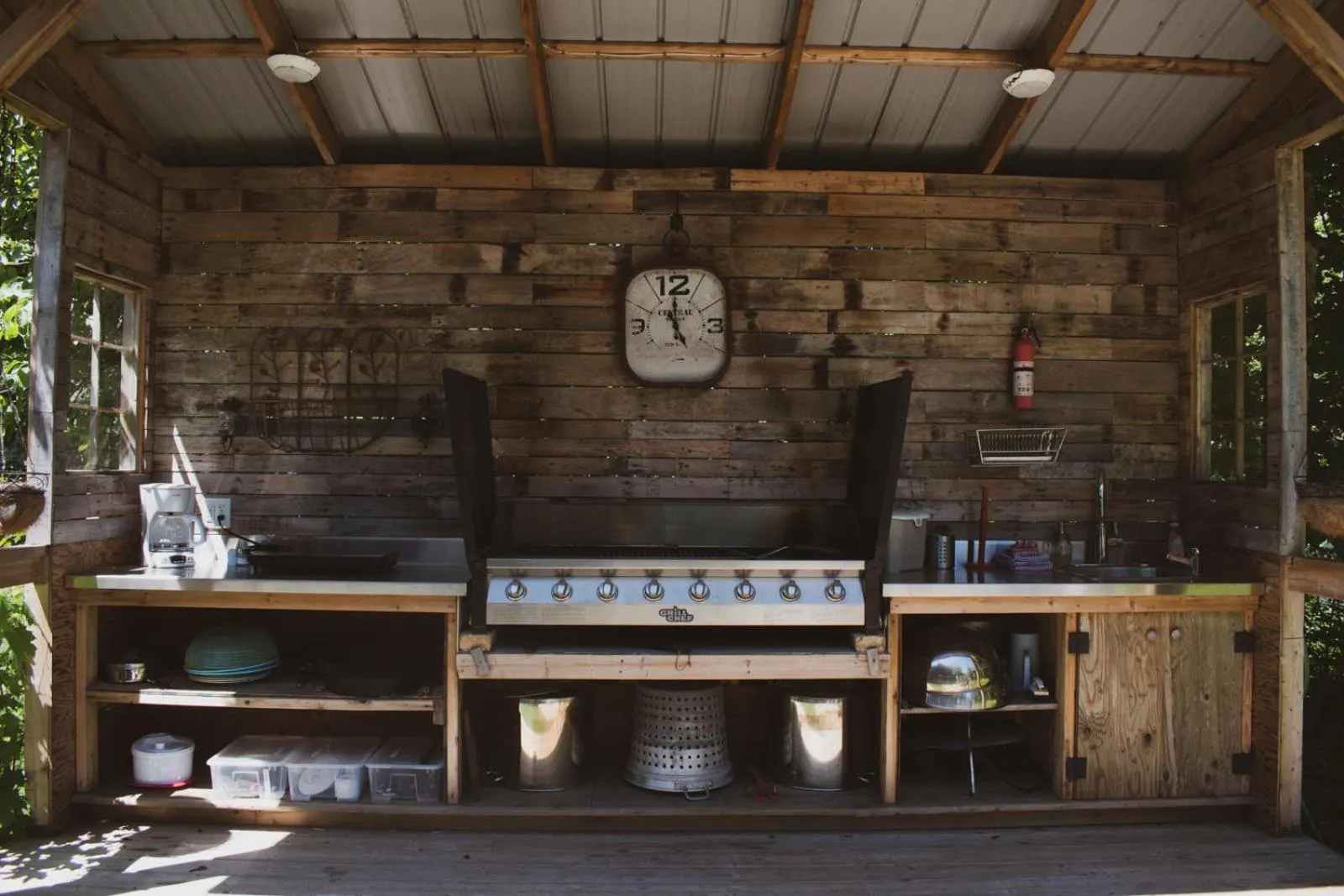 BBQ facilities in Complexe d'hébergement la Maison touristique Dugas