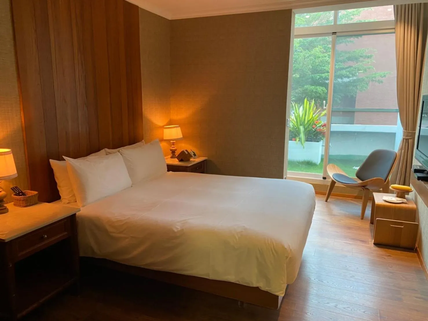 Bed in Sunset Beach Resort