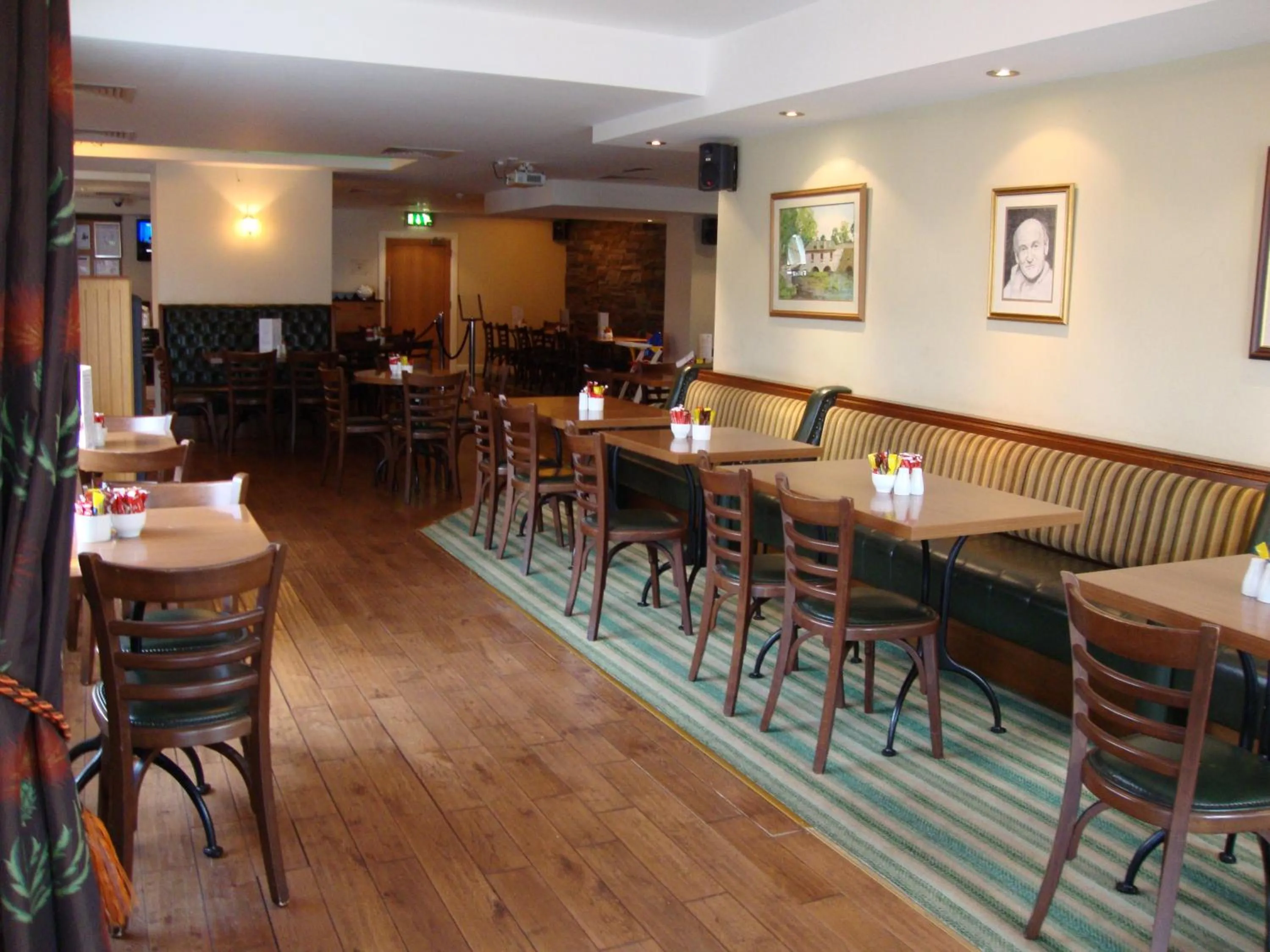 Lounge or bar in Ard Ri House Hotel