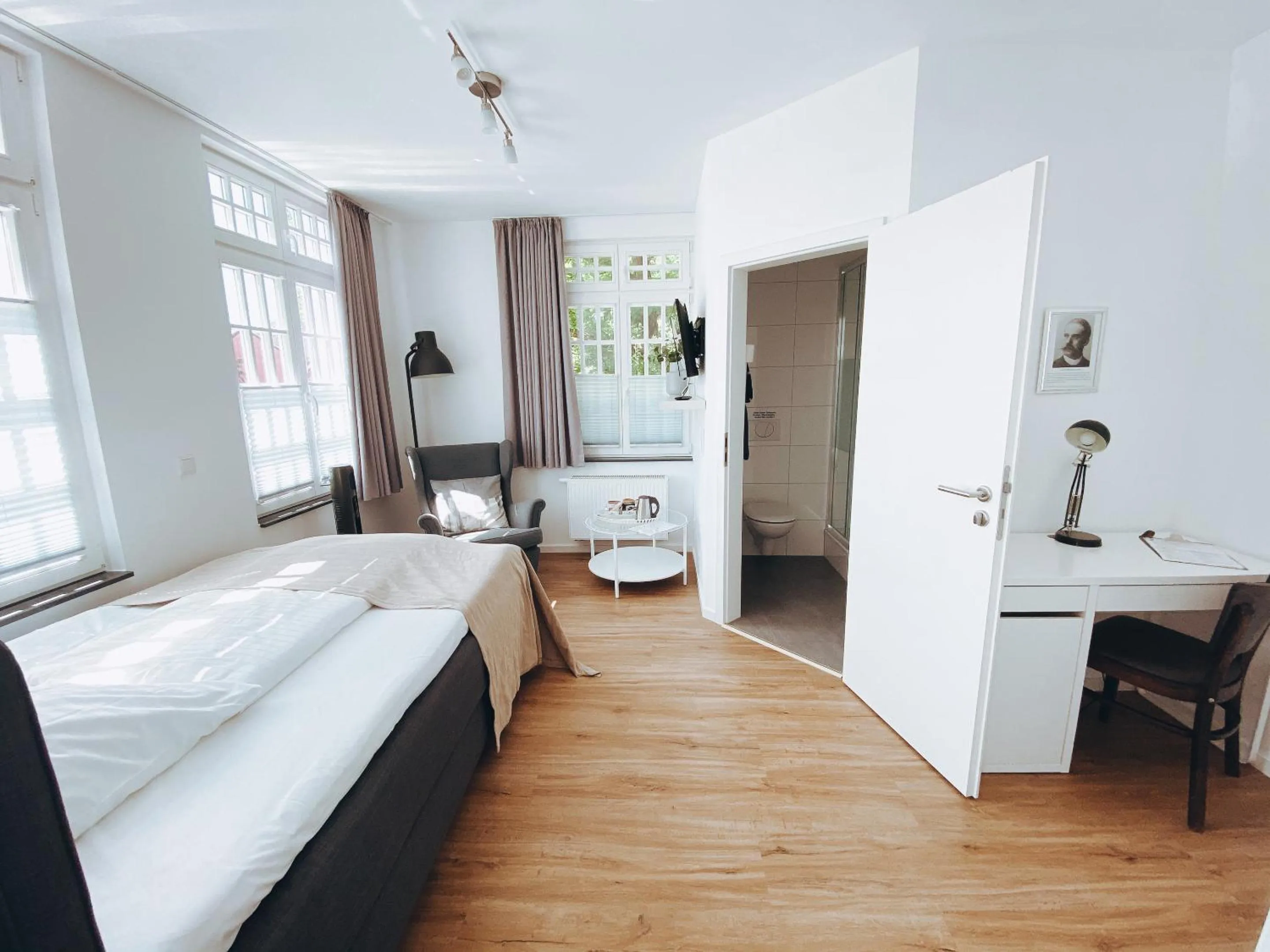 Bedroom, Bed in Fachwerk Hotel Wuppertal