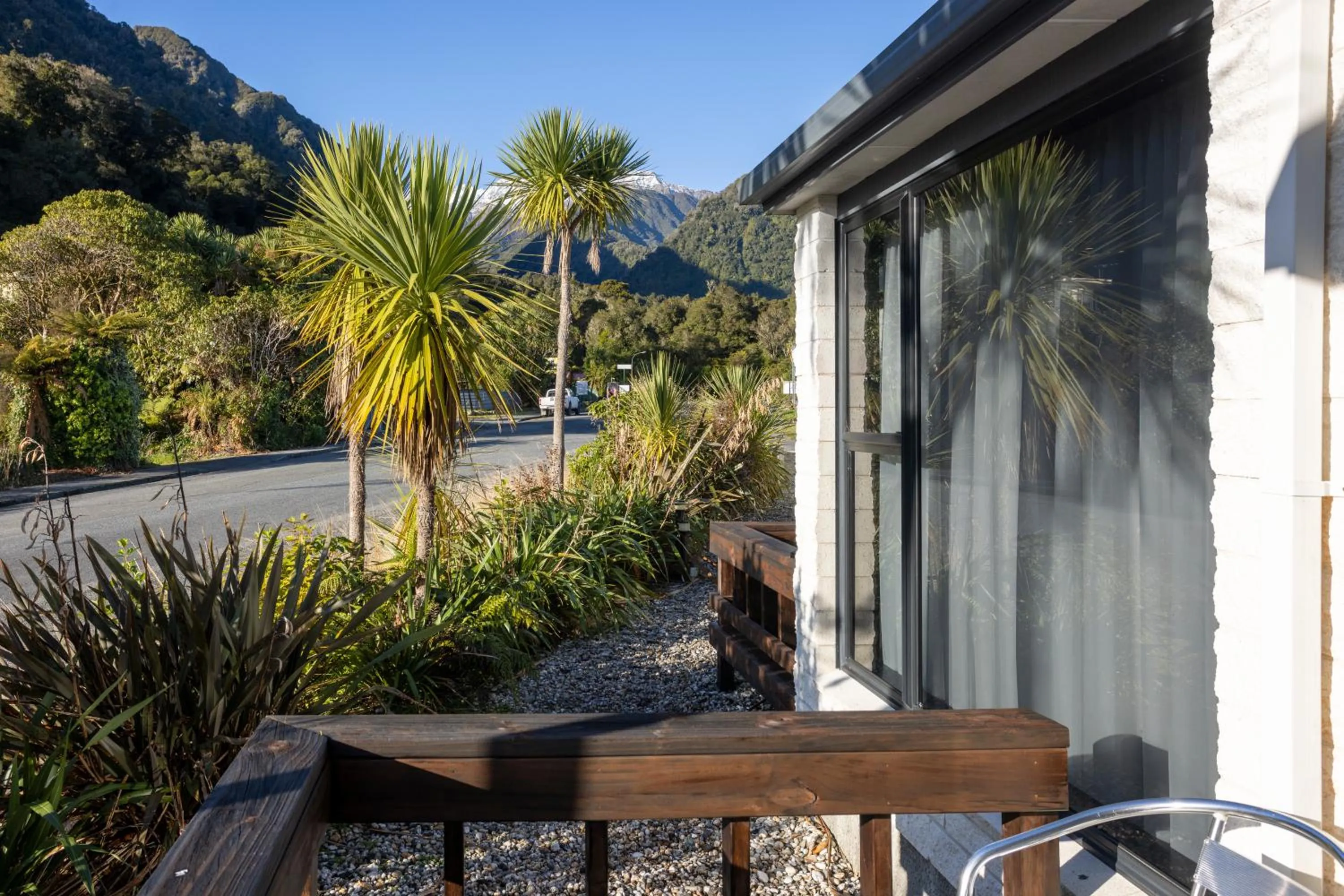 Mountain view in Alpine Glacier Motel