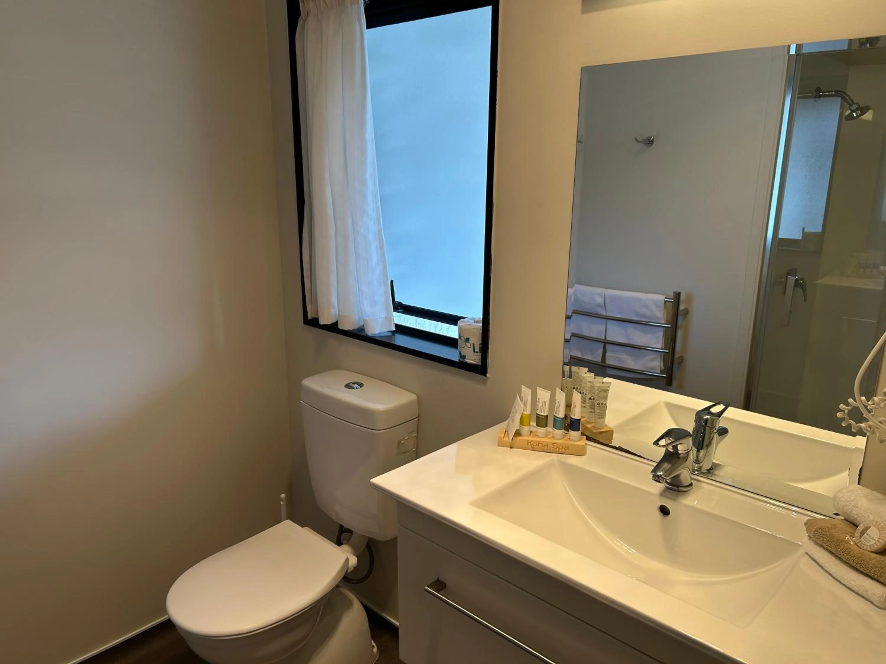 Toilet in Alpine Glacier Motel