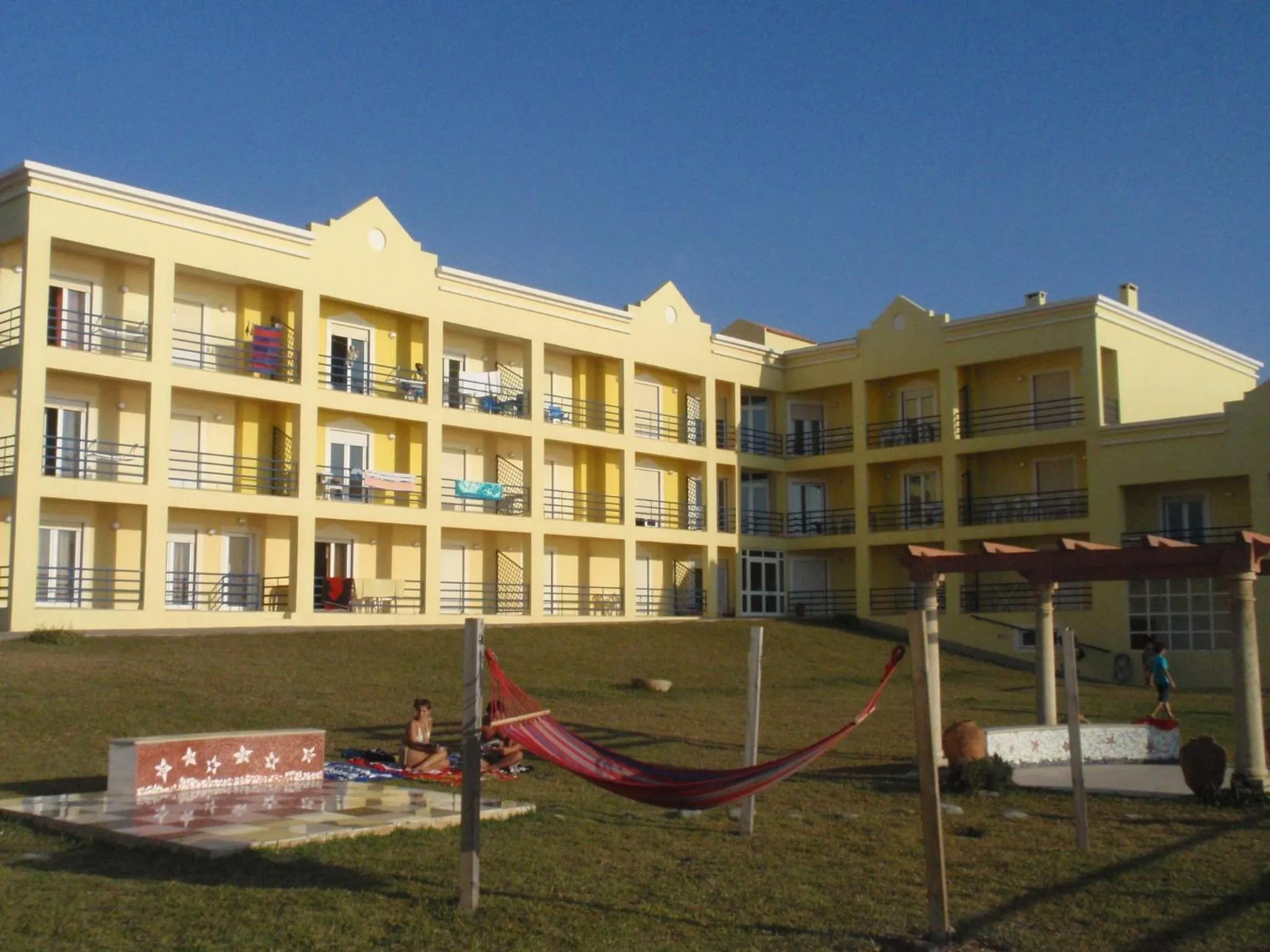 Facade/entrance in Hotel Apartamento Praia Azul