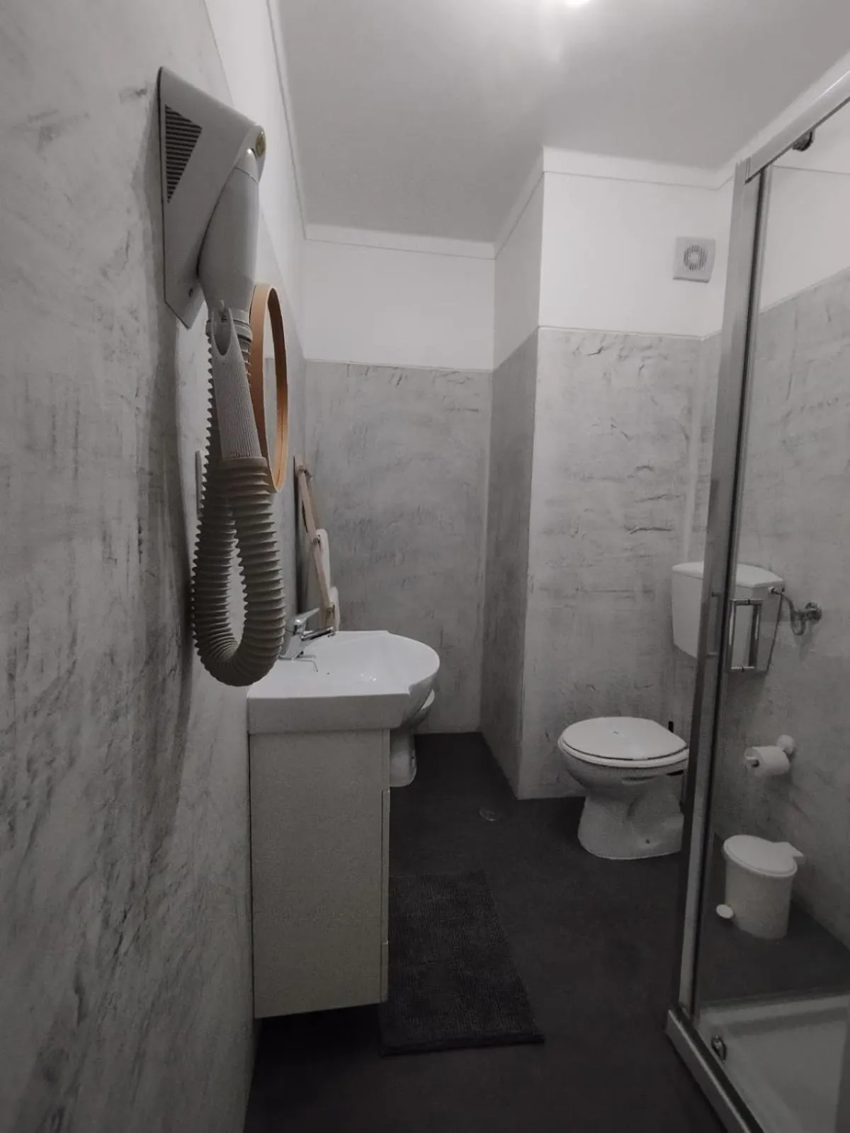 Bathroom in Hotel Apartamento Praia Azul