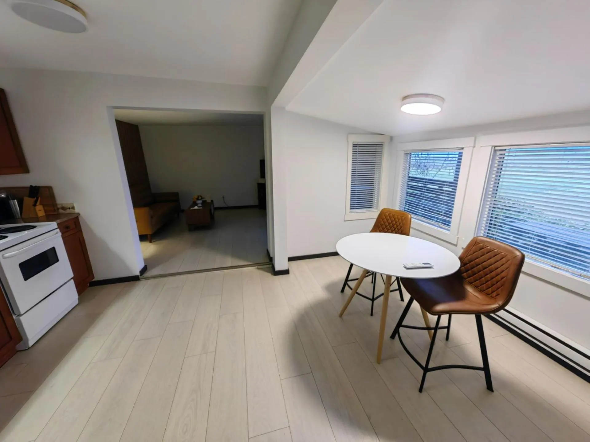 Kitchen or kitchenette in Sea Edge Beachside Hotel