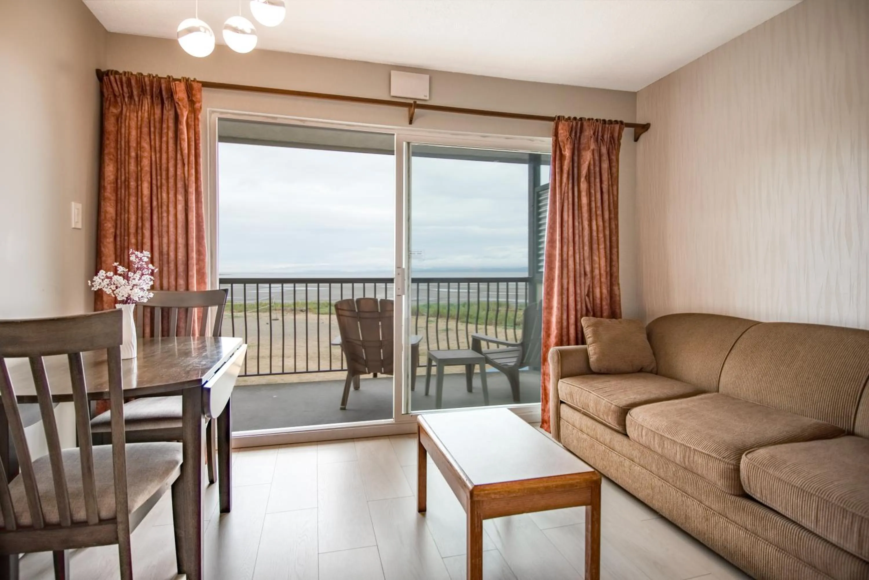 Ocean View Studio Suite in Sea Edge Motel