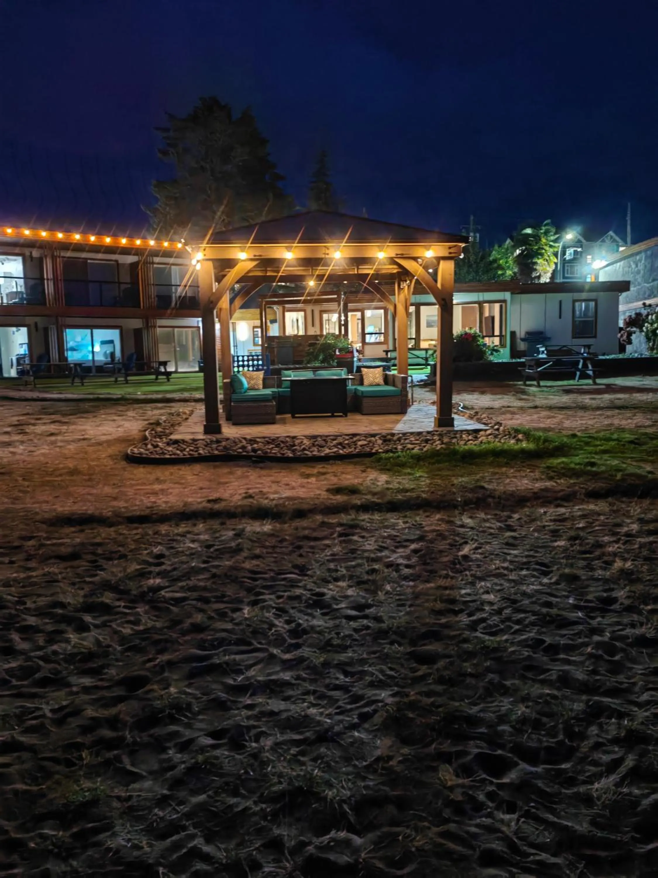 Sea Edge Beachside Hotel