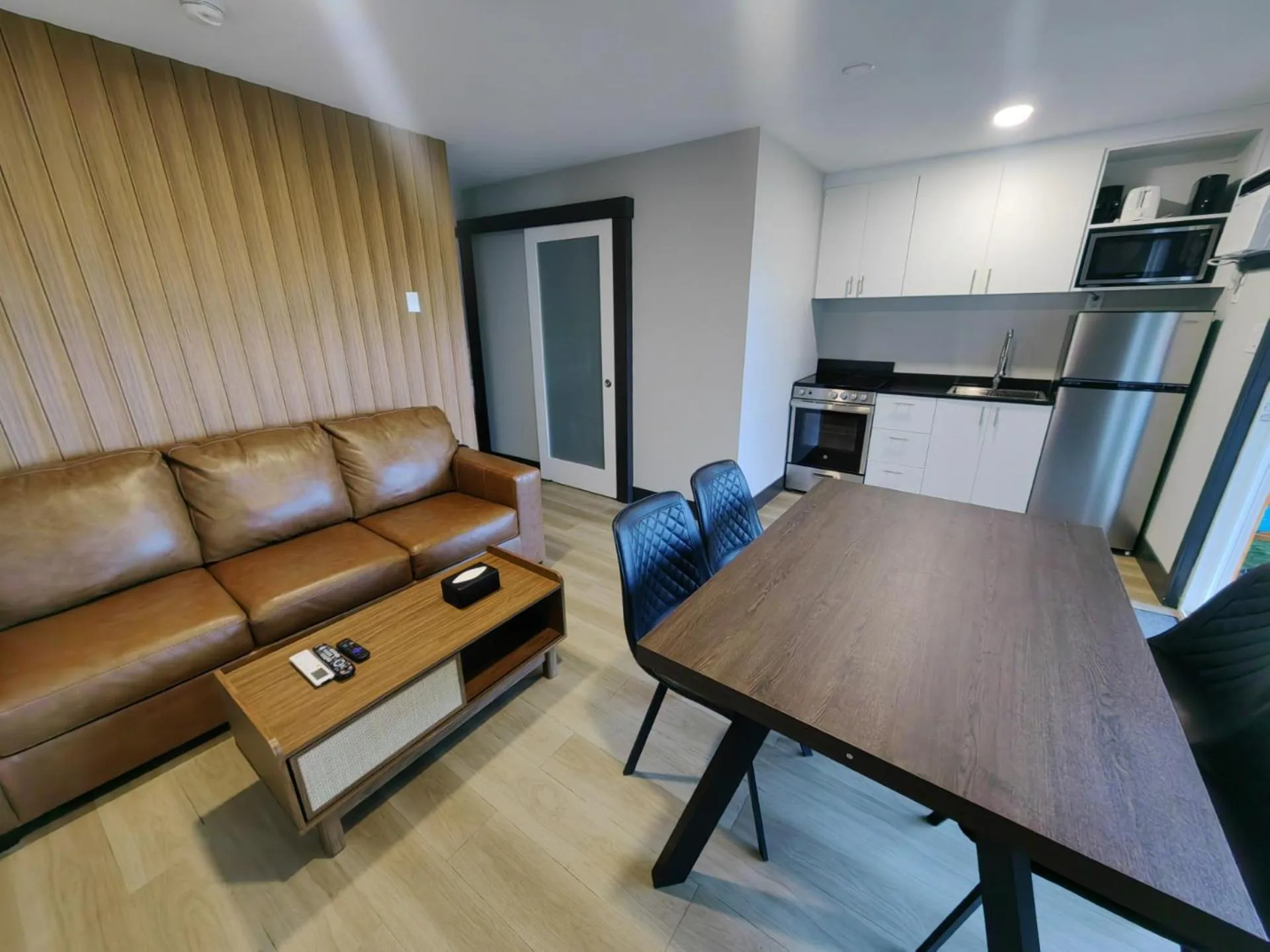 Kitchen or kitchenette in Sea Edge Beachside Hotel