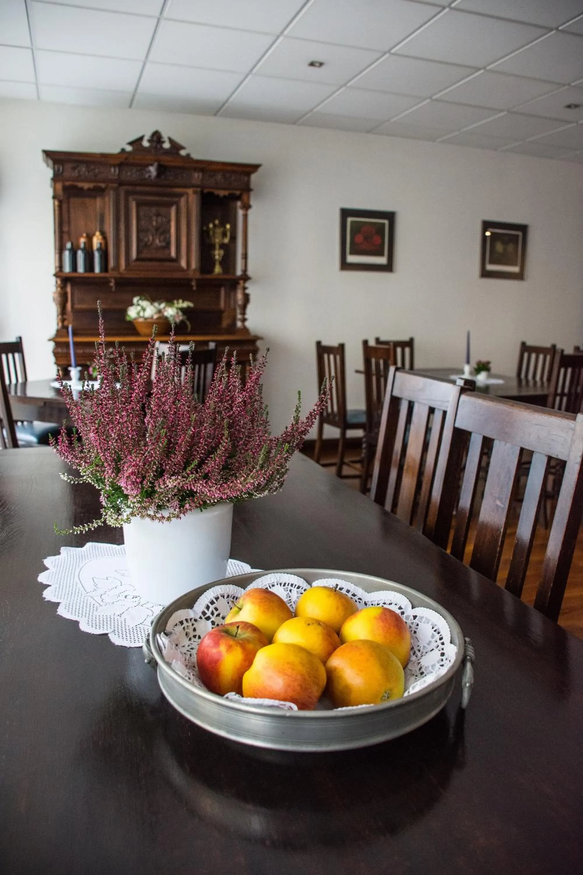 Communal lounge/ TV room in Hotel Am Kamp