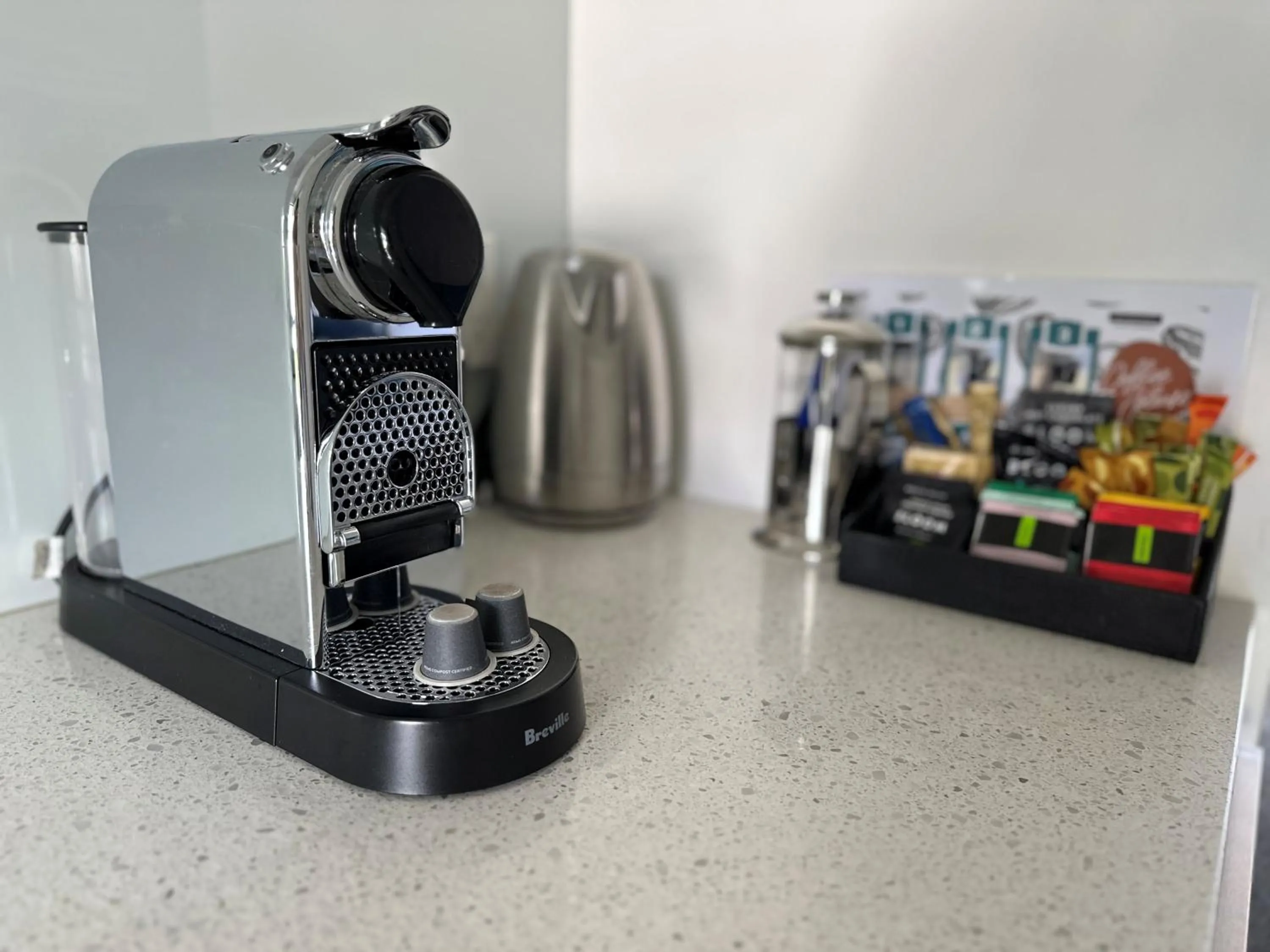 Coffee/tea facilities in Delorenzo Studio Apartments