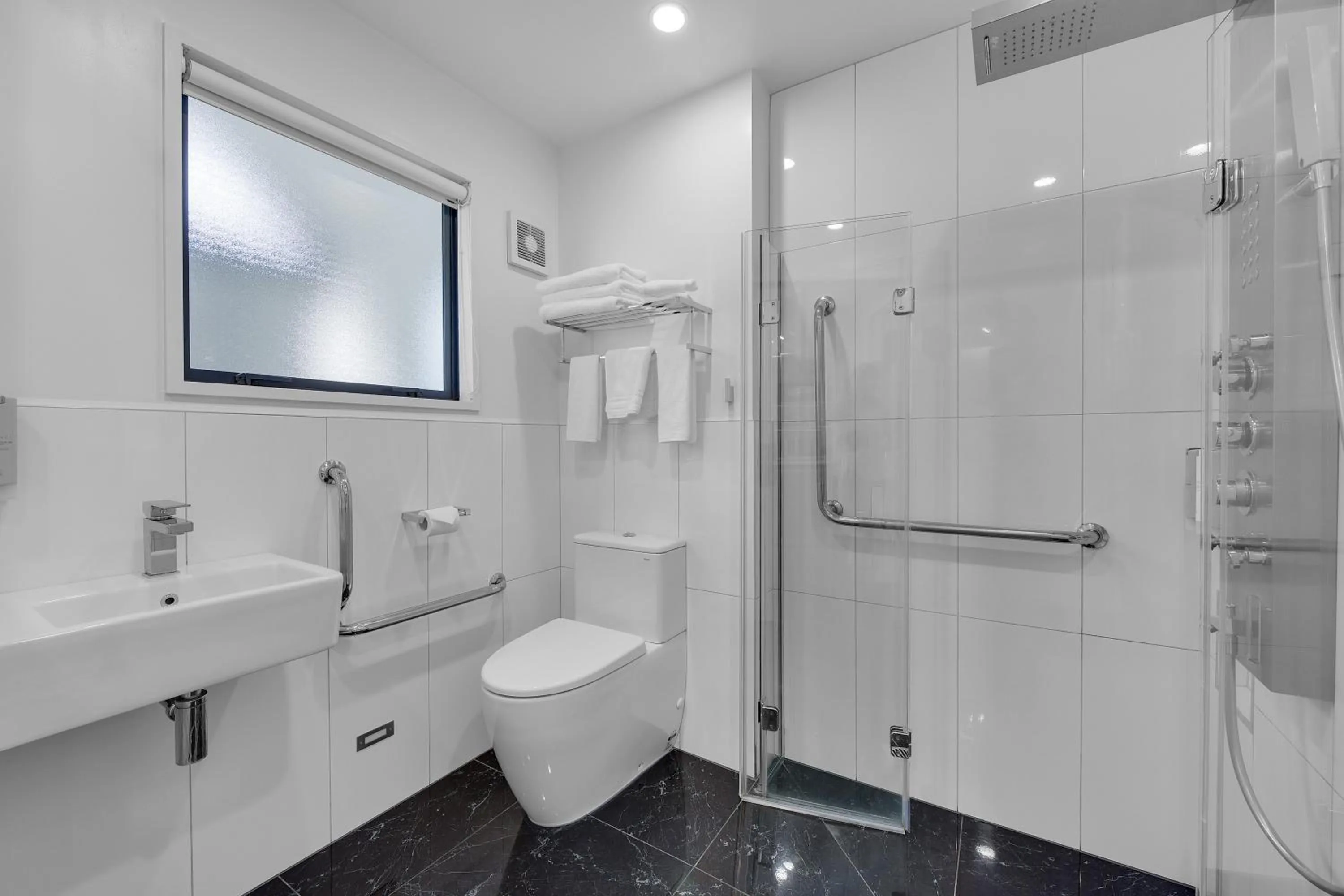 Bathroom in Delorenzo Studio Apartments
