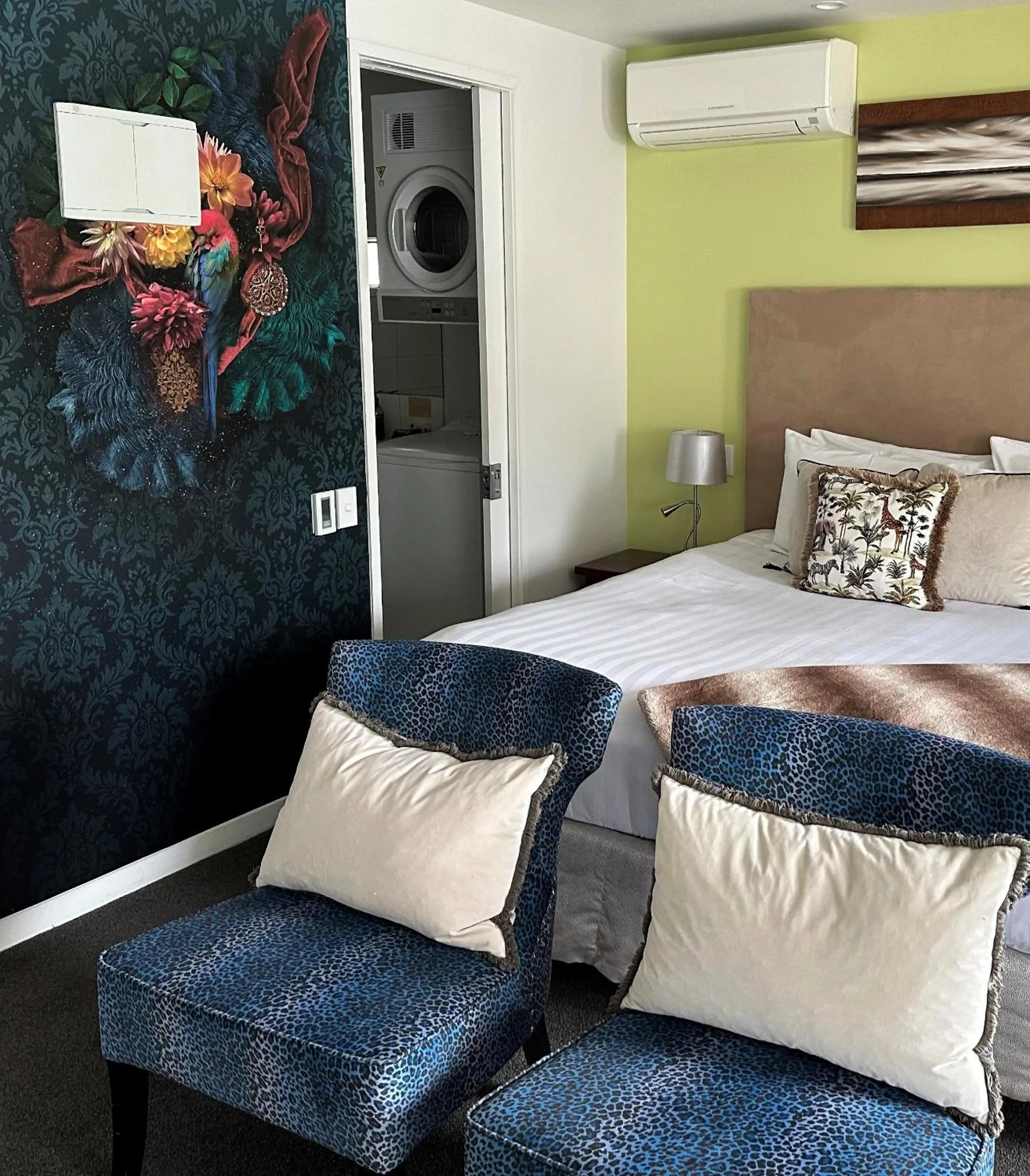 Bedroom, Bed in Delorenzo Studio Apartments