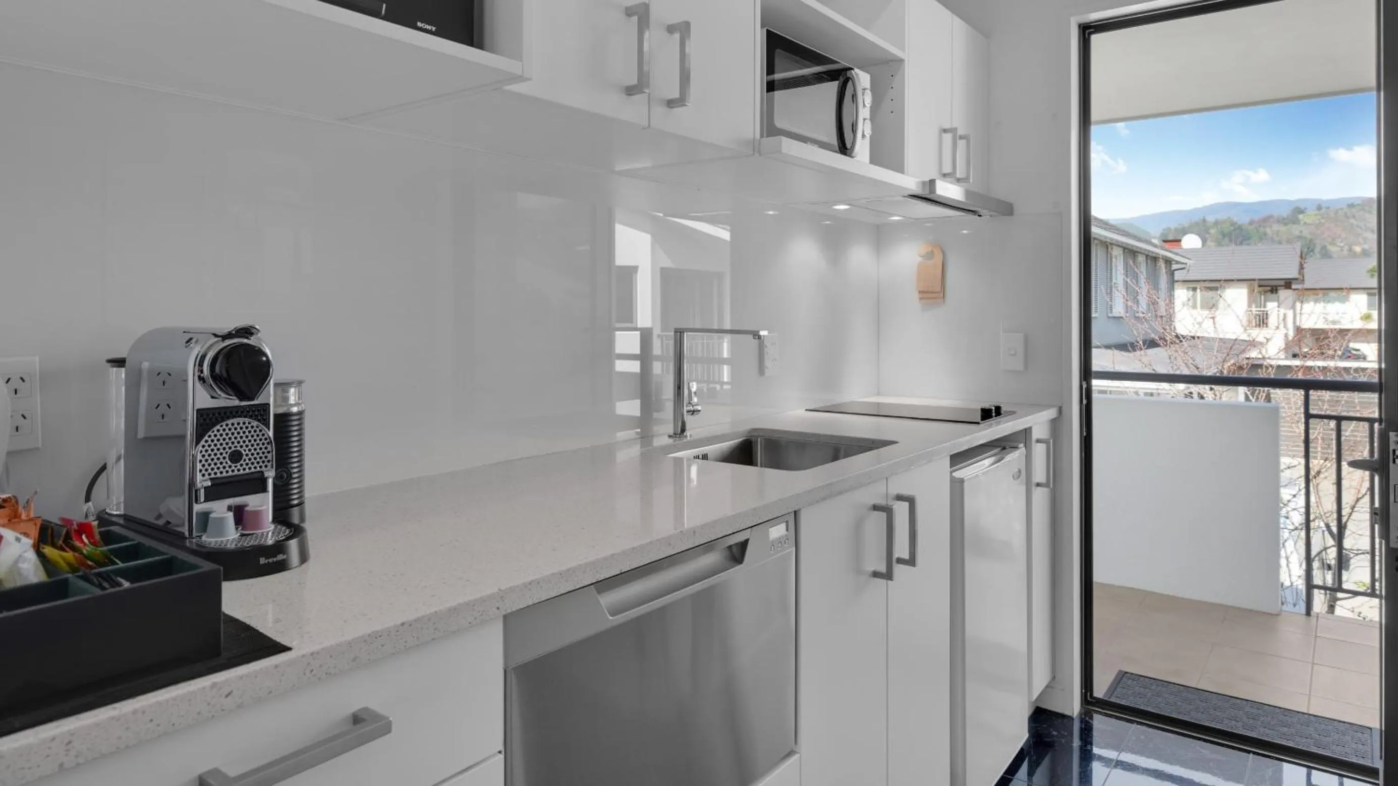 Kitchen or kitchenette in Delorenzo Studio Apartments