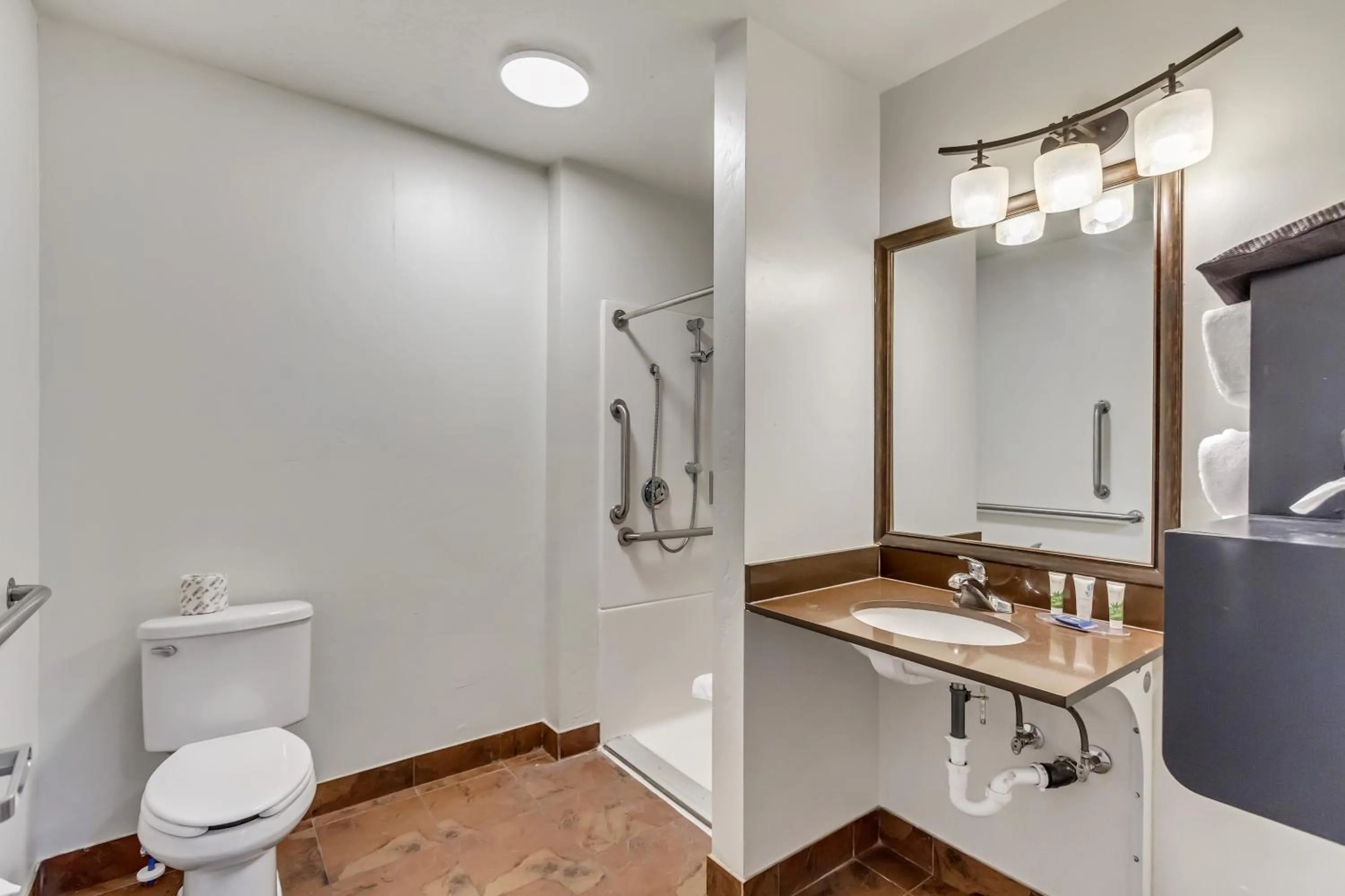 Bathroom in Park Inn by Radisson, Salt Lake City-Midvale