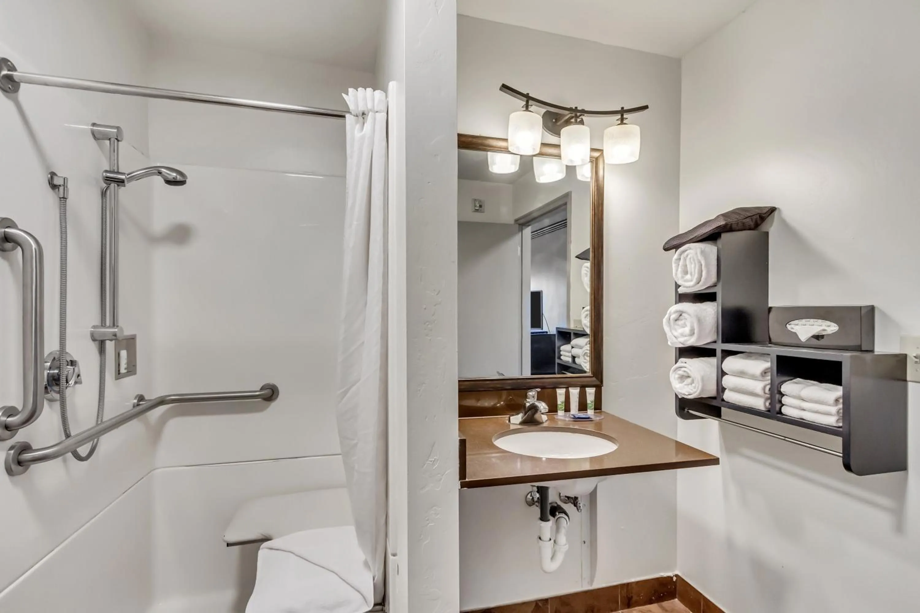 Bathroom in Park Inn by Radisson, Salt Lake City-Midvale