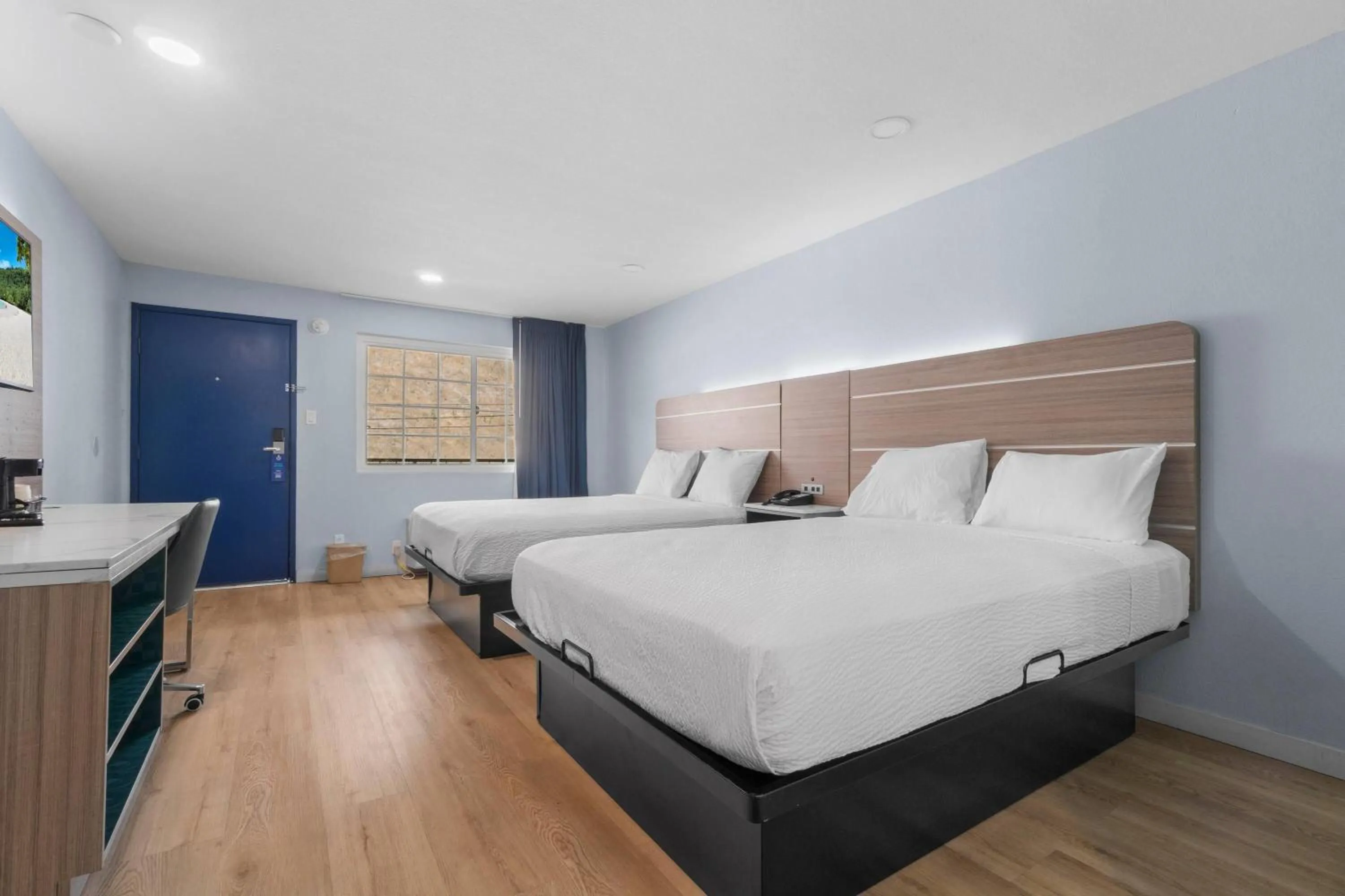 Photo of the whole room, Bed in Travelodge by Wyndham Fairplex Pomona