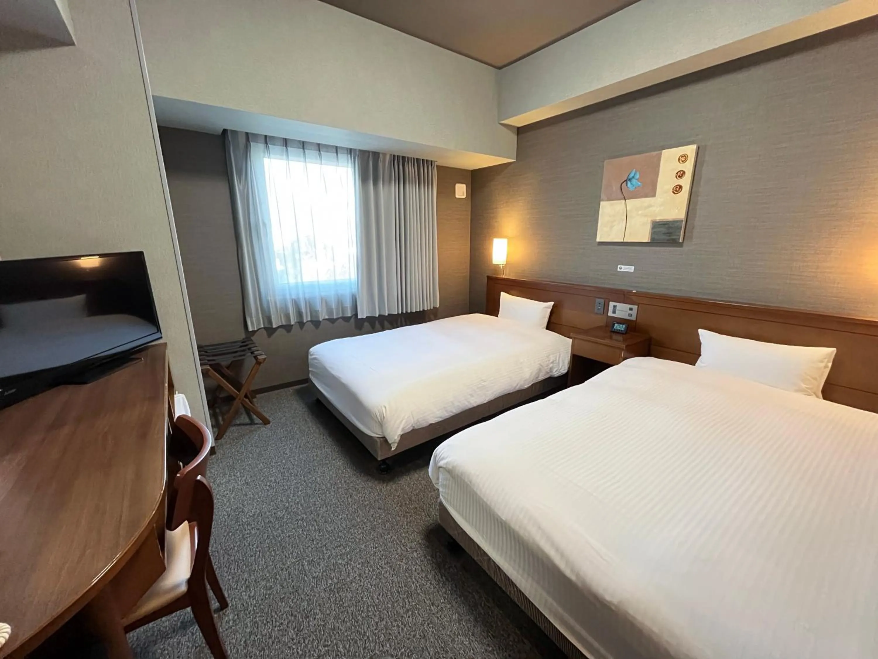 Photo of the whole room, Bed in Hotel Route-Inn Sakaide-Kita Inter