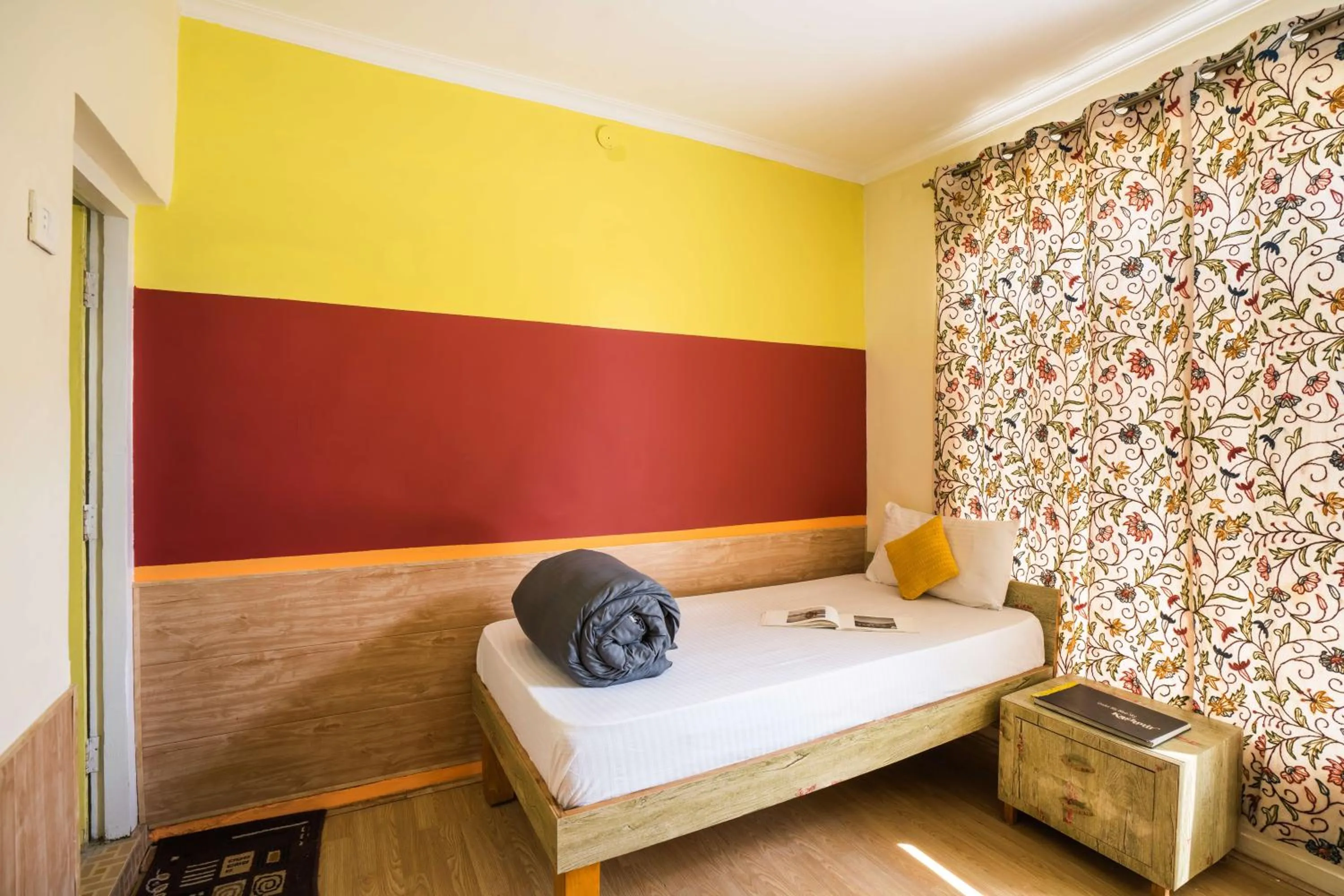 Bed in Zostel Srinagar