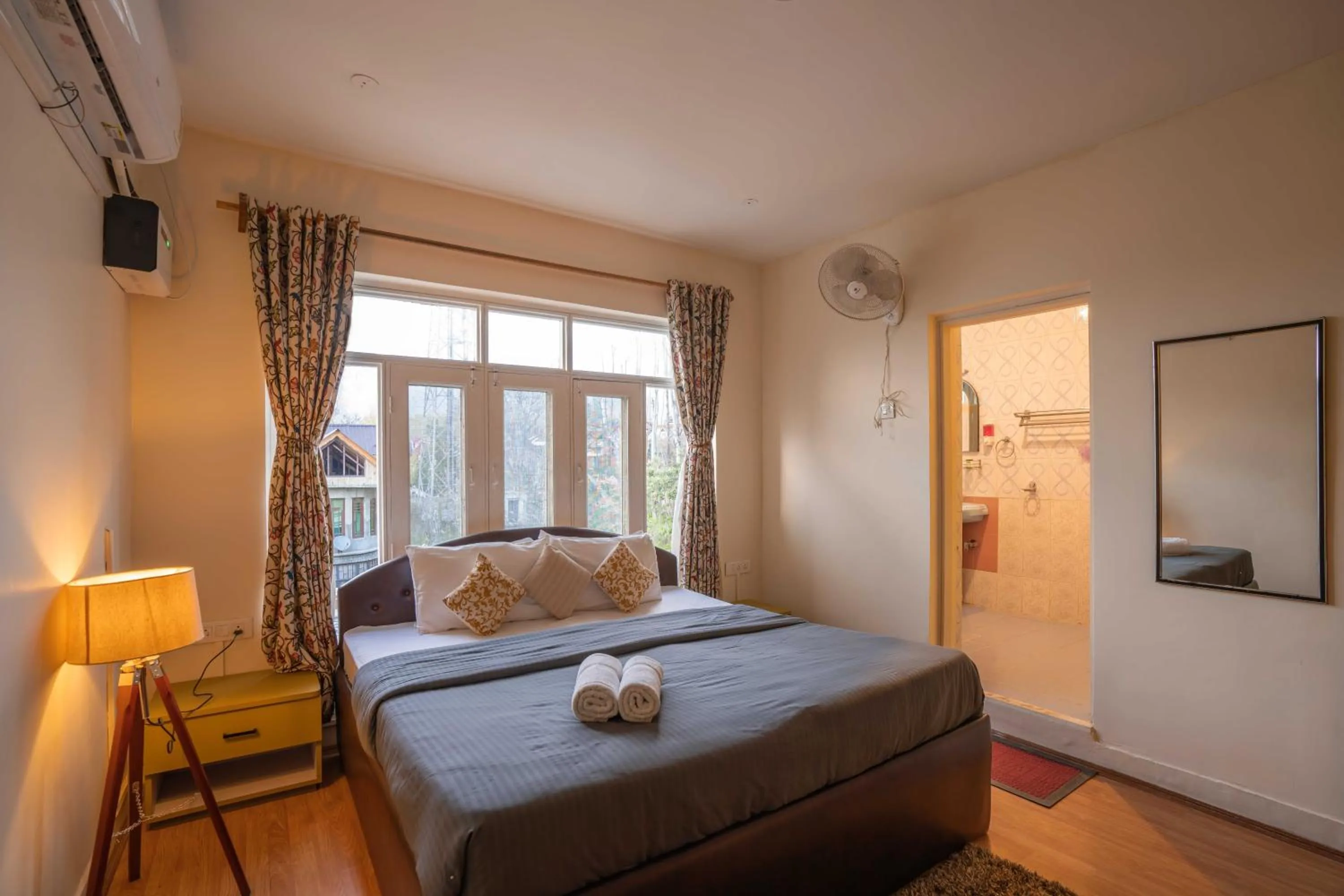 Bed in Zostel Srinagar