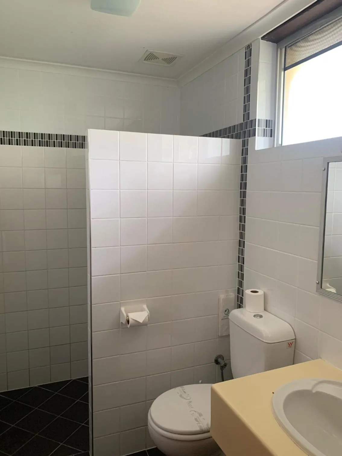 Bathroom in Shady Rest Motel