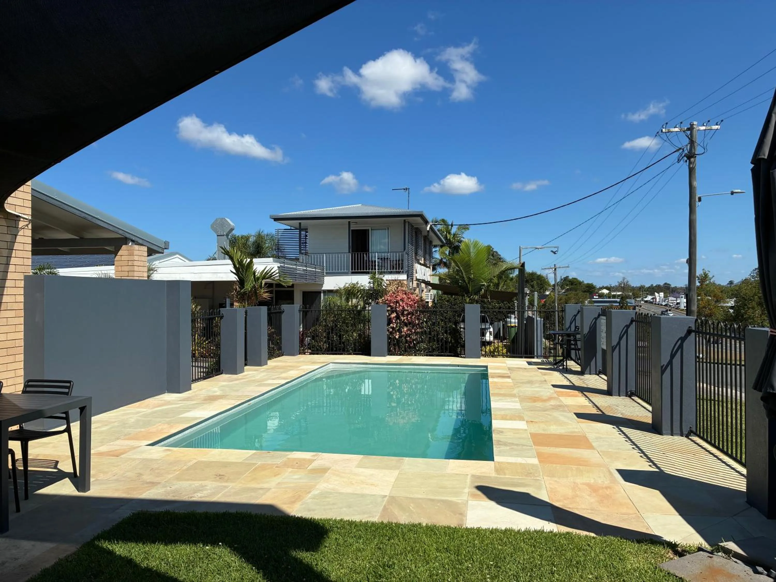 Swimming pool in Shady Rest Motel