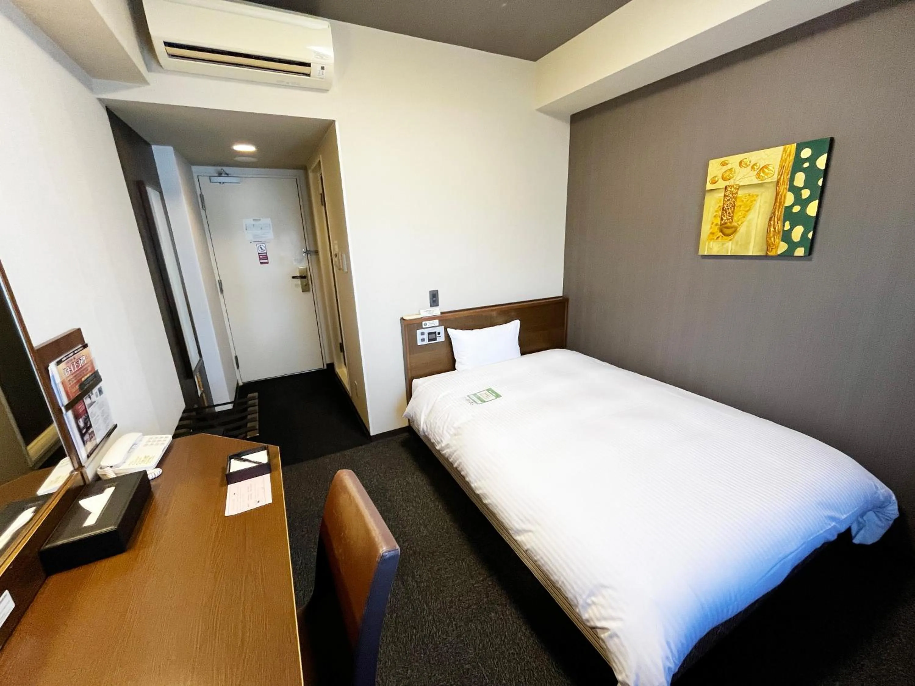 Photo of the whole room, Bed in Hotel Route-Inn Hikone